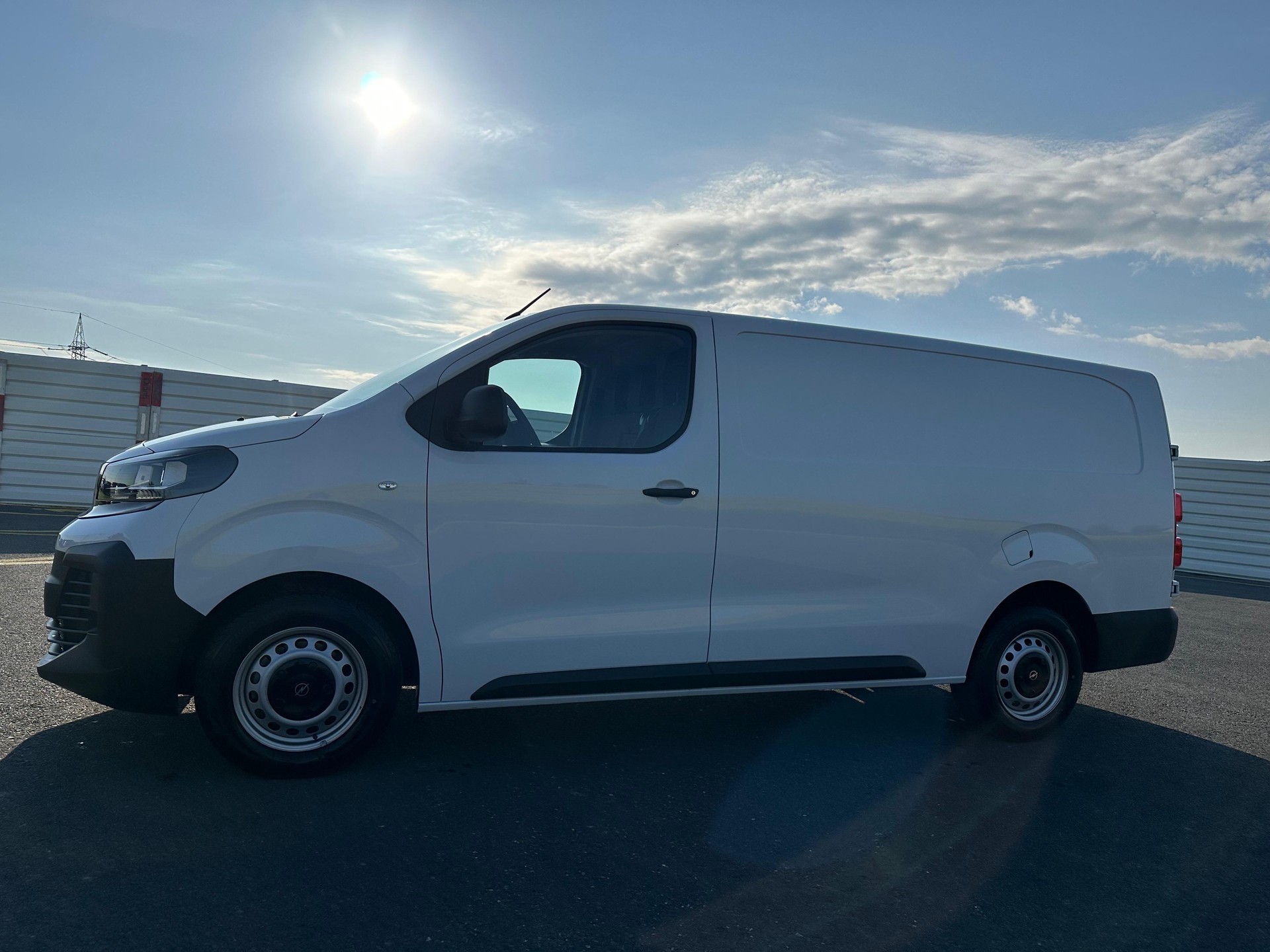 OPEL Vivaro Cargo 2.0 D s/s XL EN Aut.-image-4