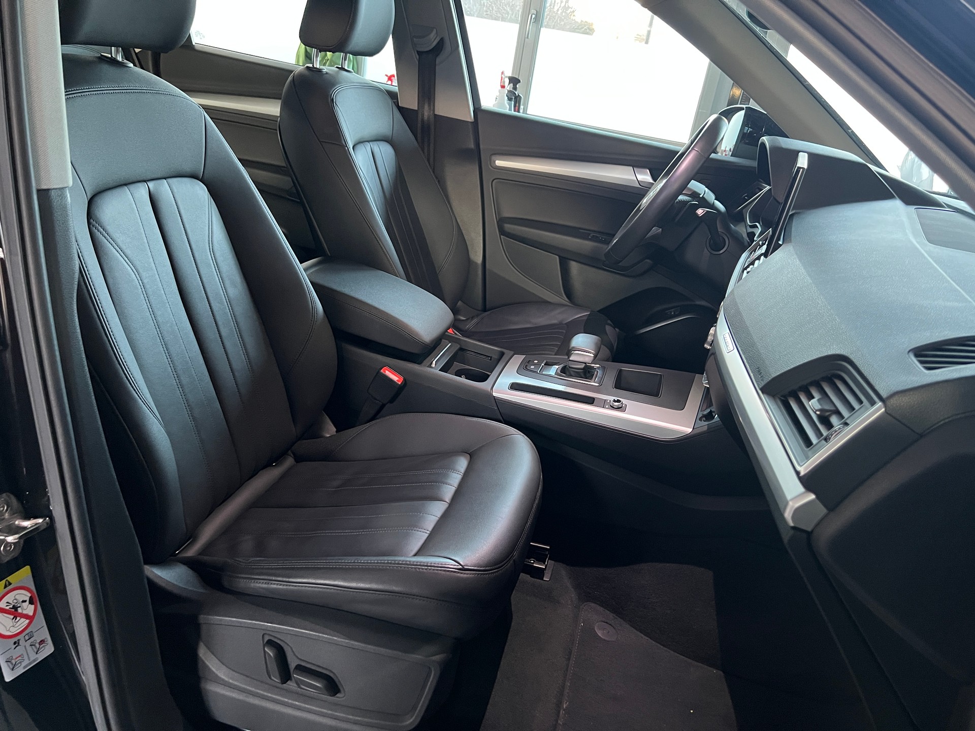 AUDI Q5 50 TFSI e PHEV quattro S-tronic-image-7