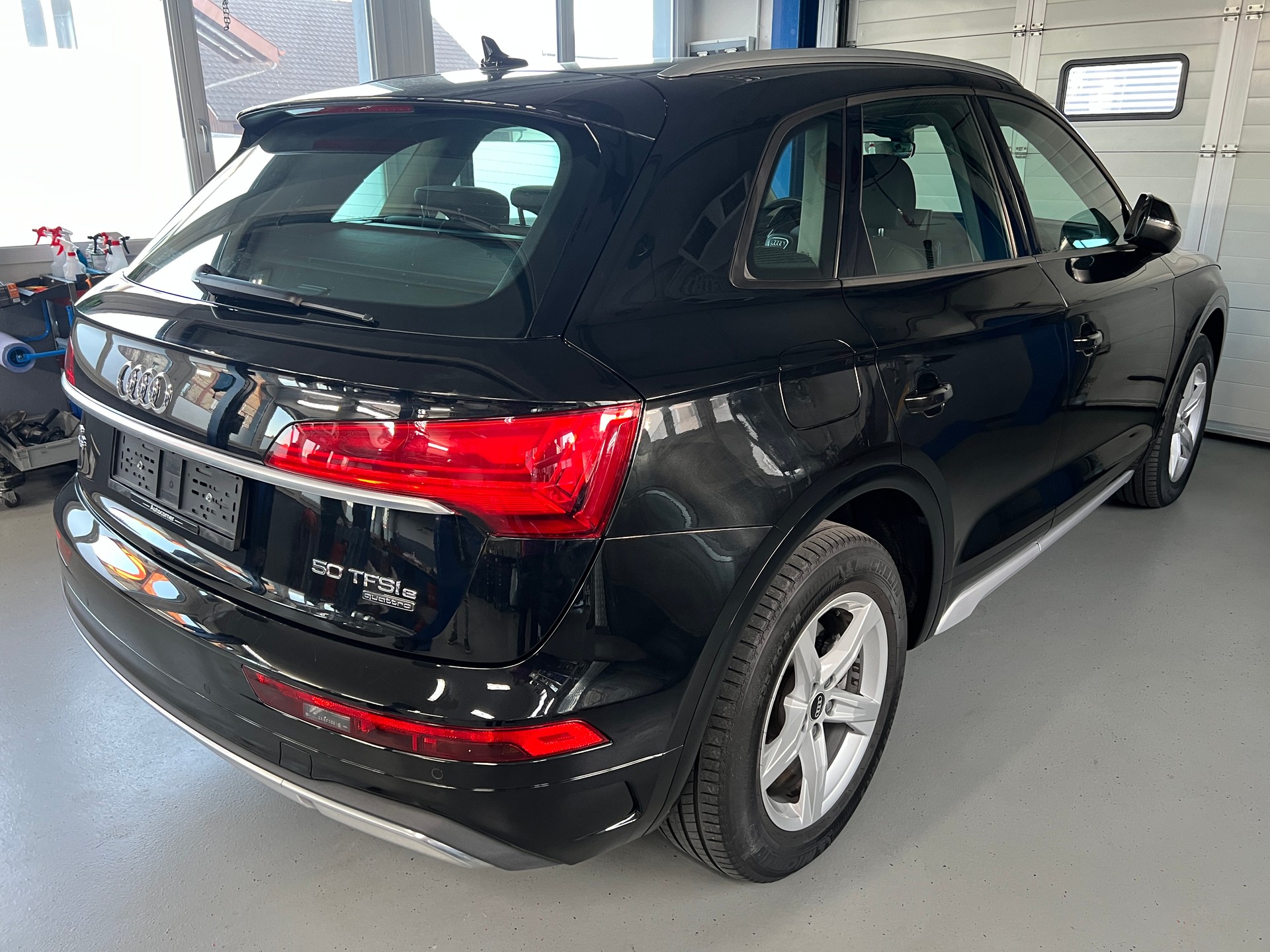 AUDI Q5 50 TFSI e PHEV quattro S-tronic-image-3