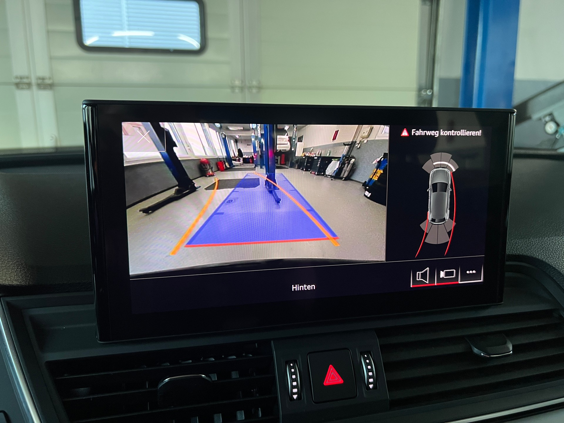 AUDI Q5 50 TFSI e PHEV quattro S-tronic-image-13
