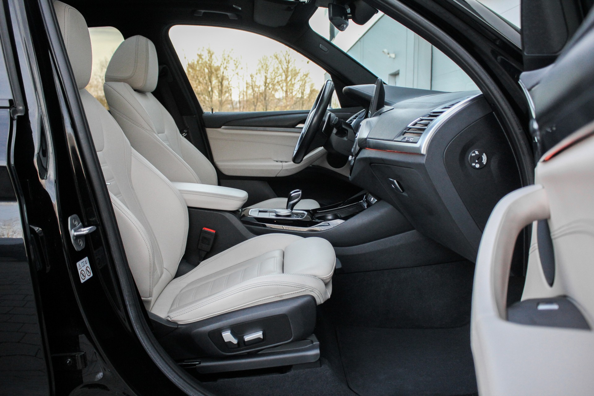 BMW X3 xDrive 48V M40d M Sport Edition Steptronic-image-9