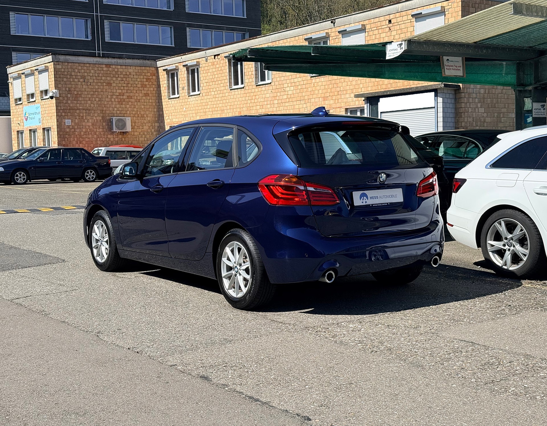 BMW 220i Active Tourer DKG-Automat Sport Line-image-14