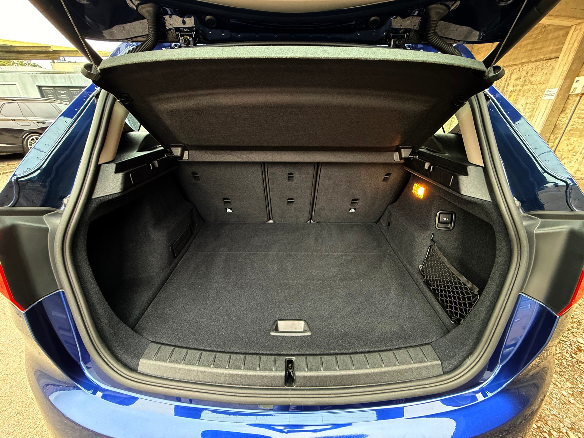 BMW 220i Active Tourer DKG-Automat Sport Line-image-21