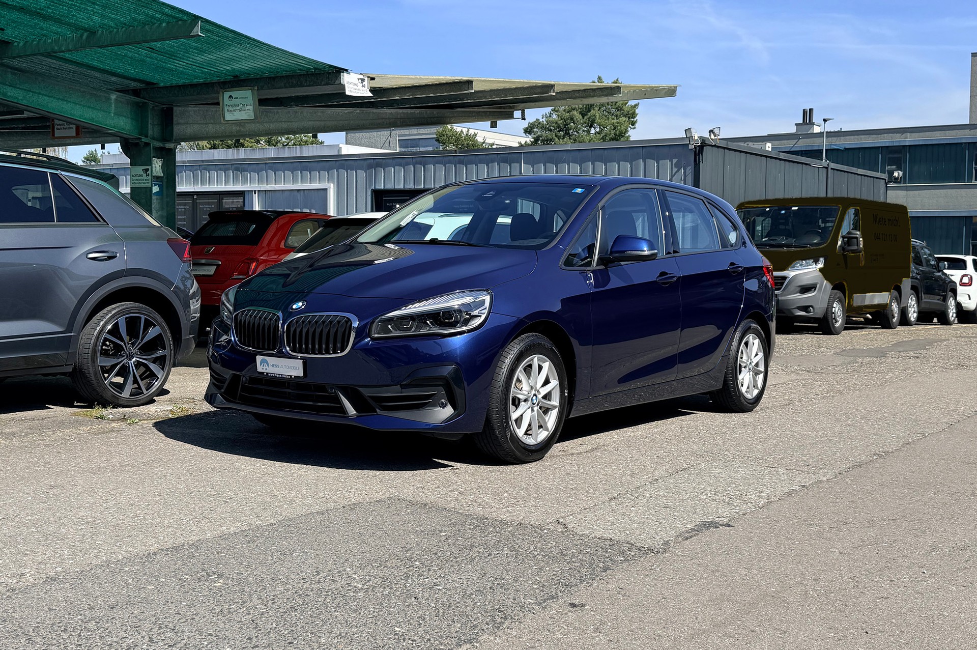 BMW 220i Active Tourer DKG-Automat Sport Line-image-11