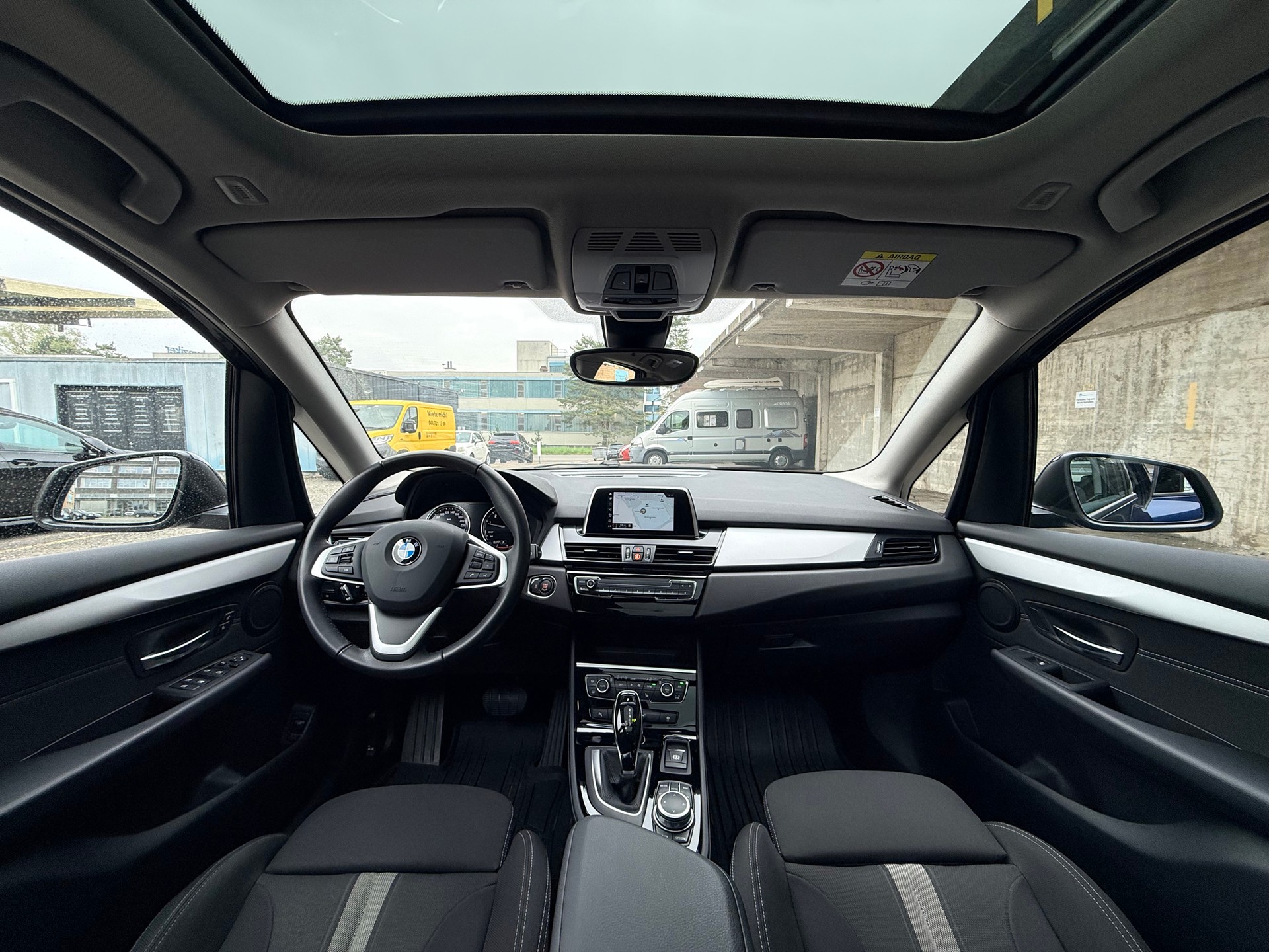 BMW 220i Active Tourer DKG-Automat Sport Line-image-7
