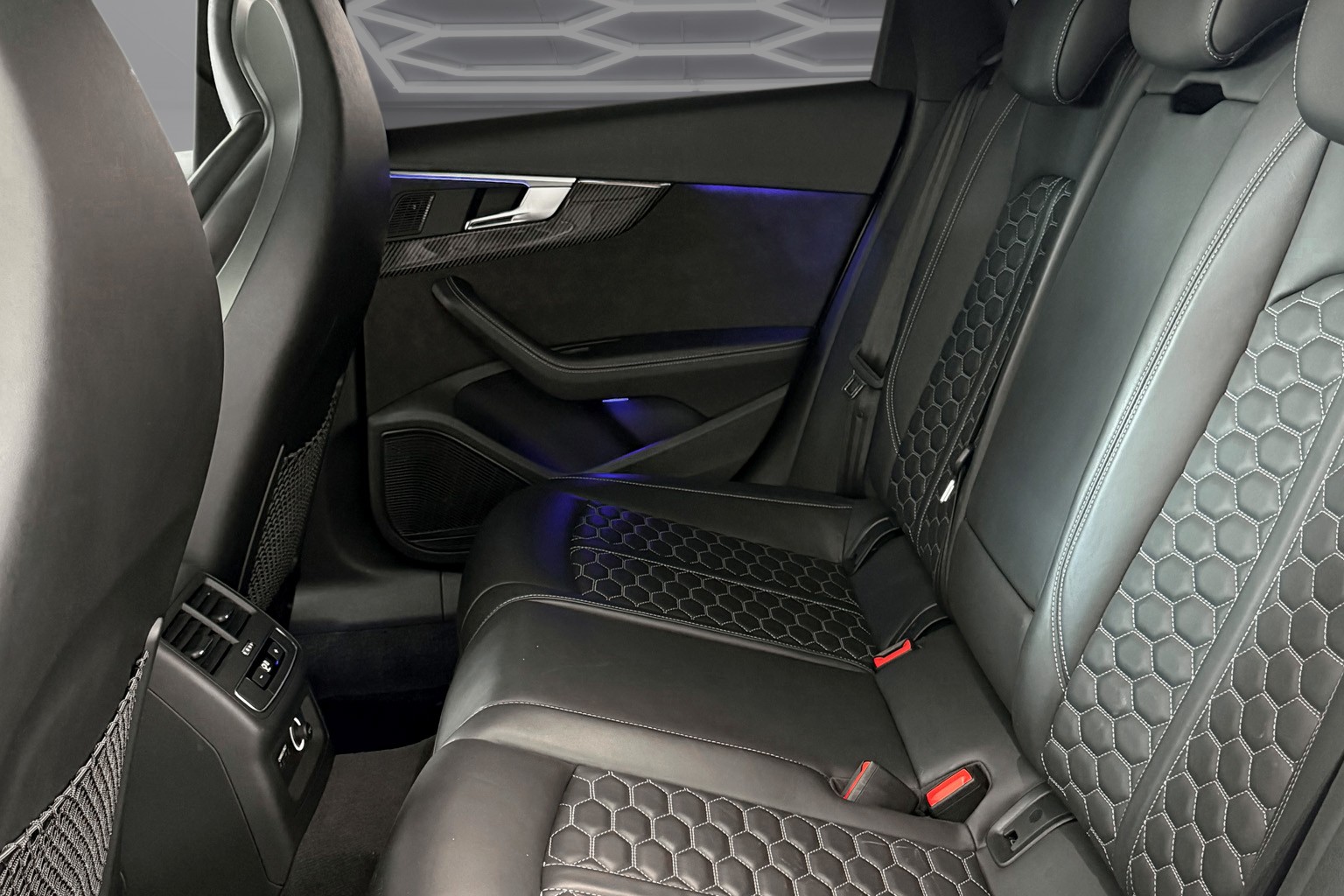 AUDI RS4 Avant 2.9 TFSI quattro tiptronic-image-15