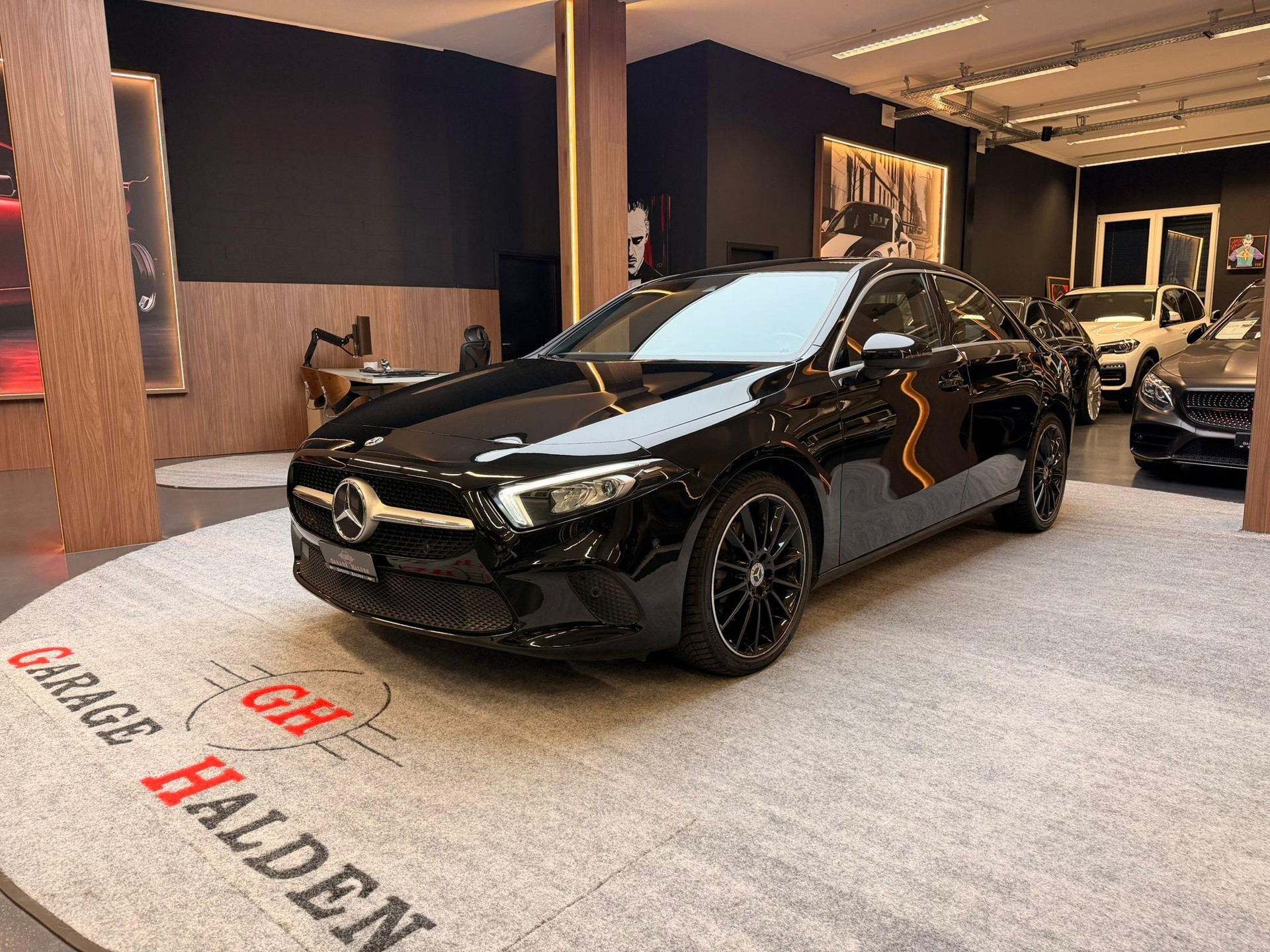 MERCEDES-BENZ A 220 Progressive Limousine-showroom-element-3