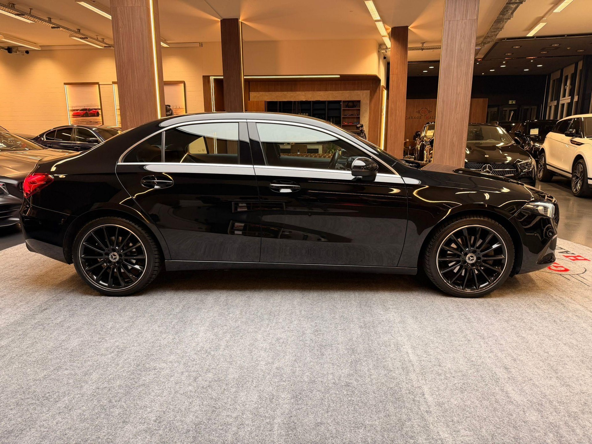 MERCEDES-BENZ A 220 Progressive Limousine-image-9