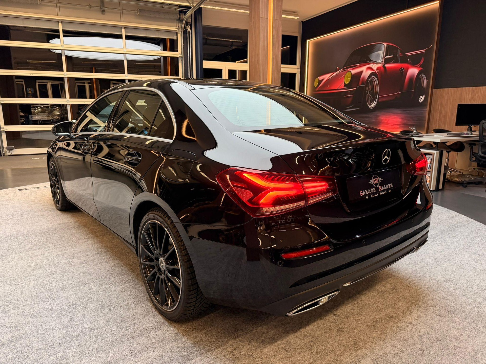 MERCEDES-BENZ A 220 Progressive Limousine-image-5