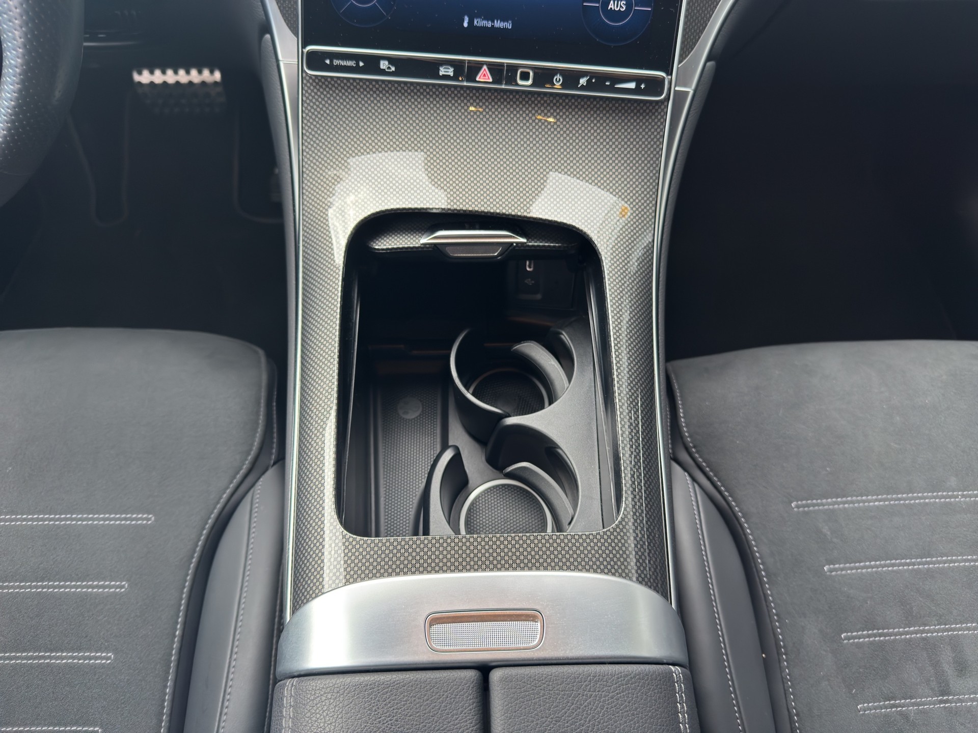 MERCEDES-BENZ GLC 300 AMG Line 4matic-image-13