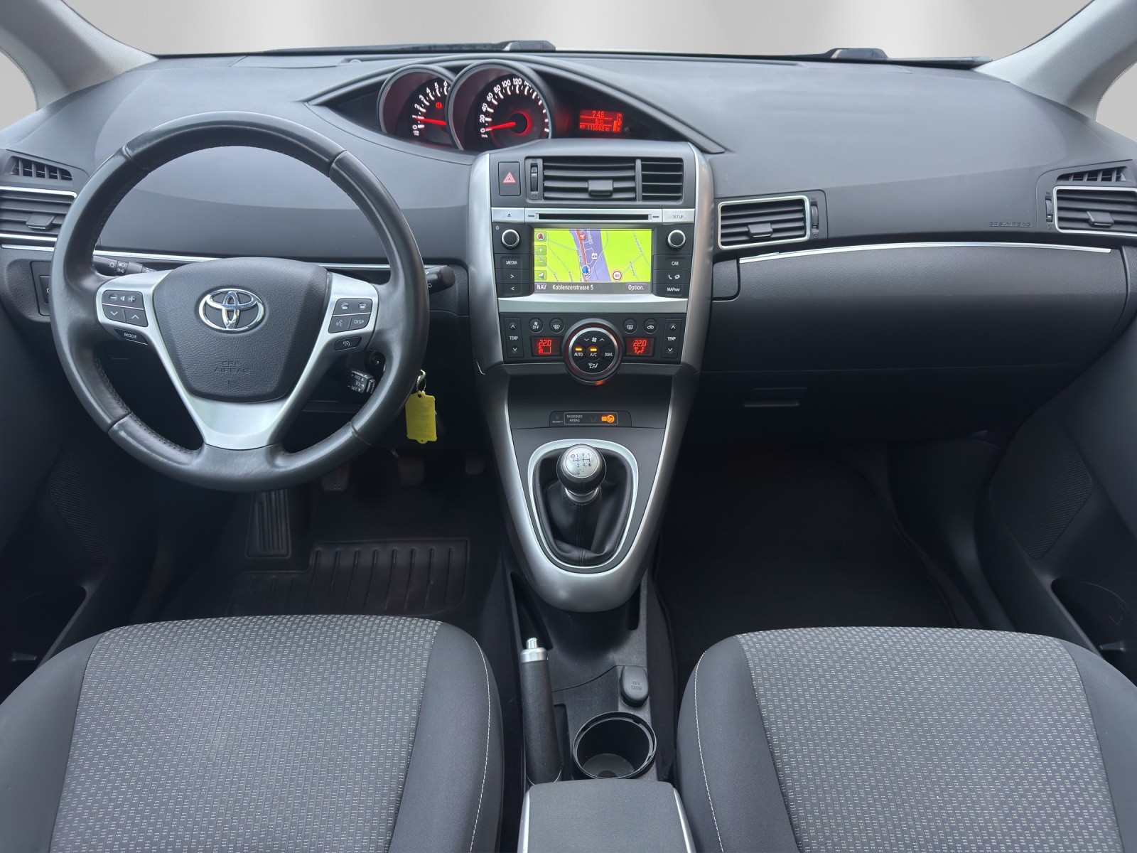 TOYOTA Verso 1.6 Luna-image-12