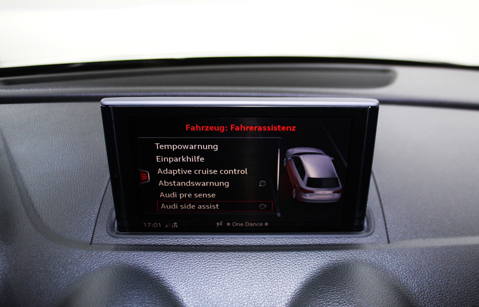 AUDI A3 Sportback 40 TFSI Sport quattro S-tronic S line Sportpaket / CH-Fahrzeug-image-25