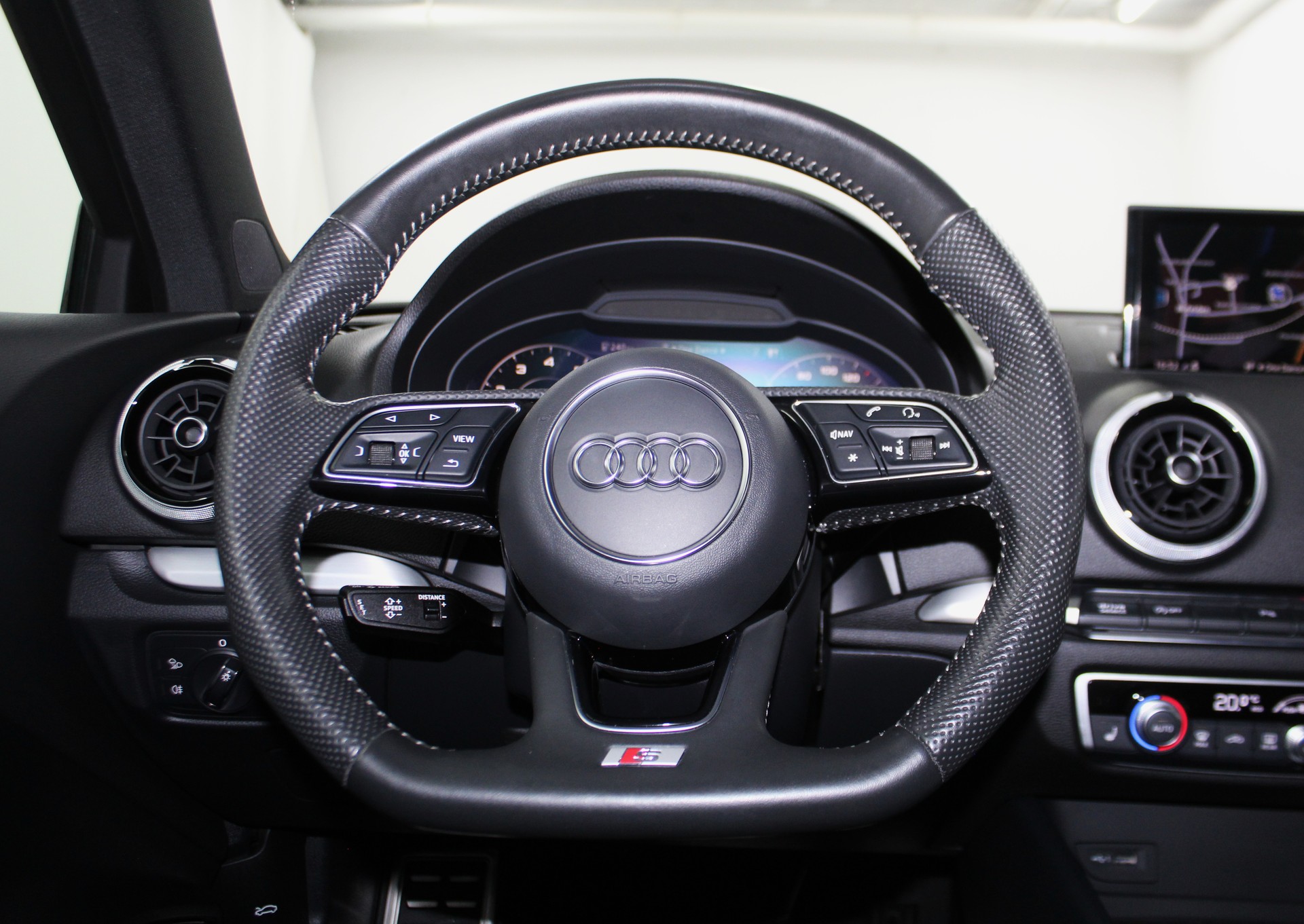 AUDI A3 Sportback 40 TFSI Sport quattro S-tronic S line Sportpaket / CH-Fahrzeug-image-13