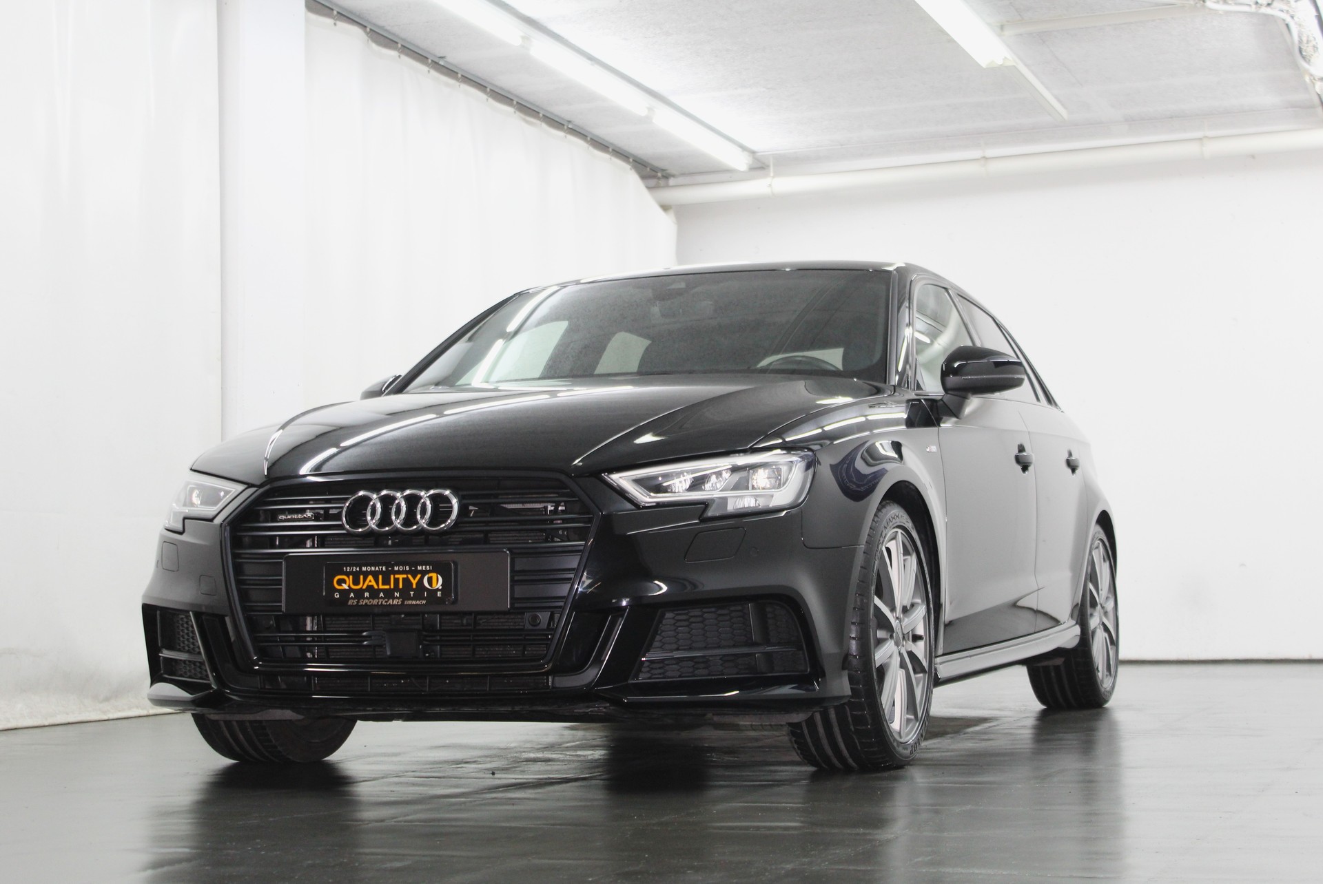 AUDI A3 Sportback 40 TFSI Sport quattro S-tronic S line Sportpaket / CH-Fahrzeug-showroom-element-3