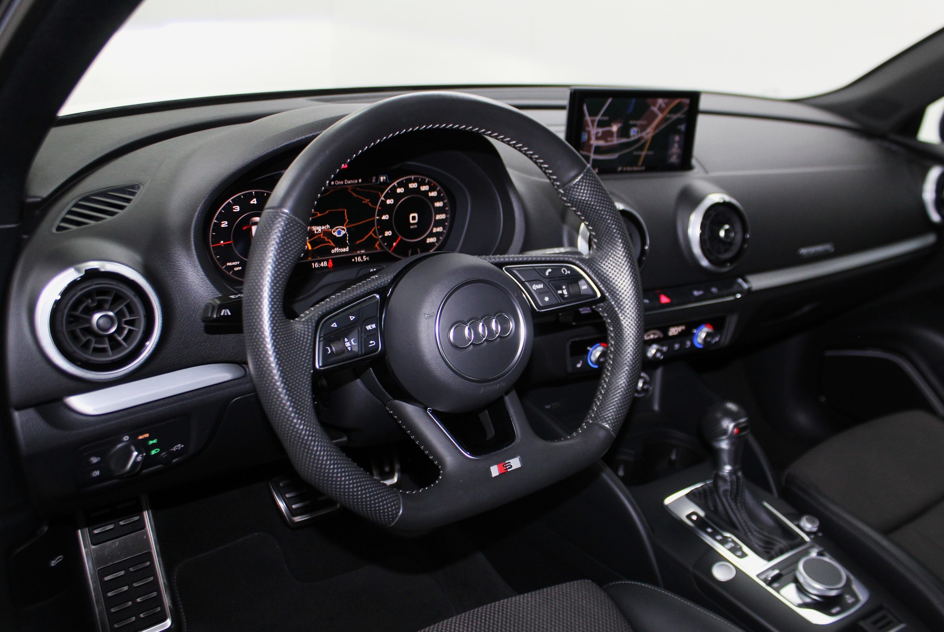 AUDI A3 Sportback 40 TFSI Sport quattro S-tronic S line Sportpaket / CH-Fahrzeug-image-10