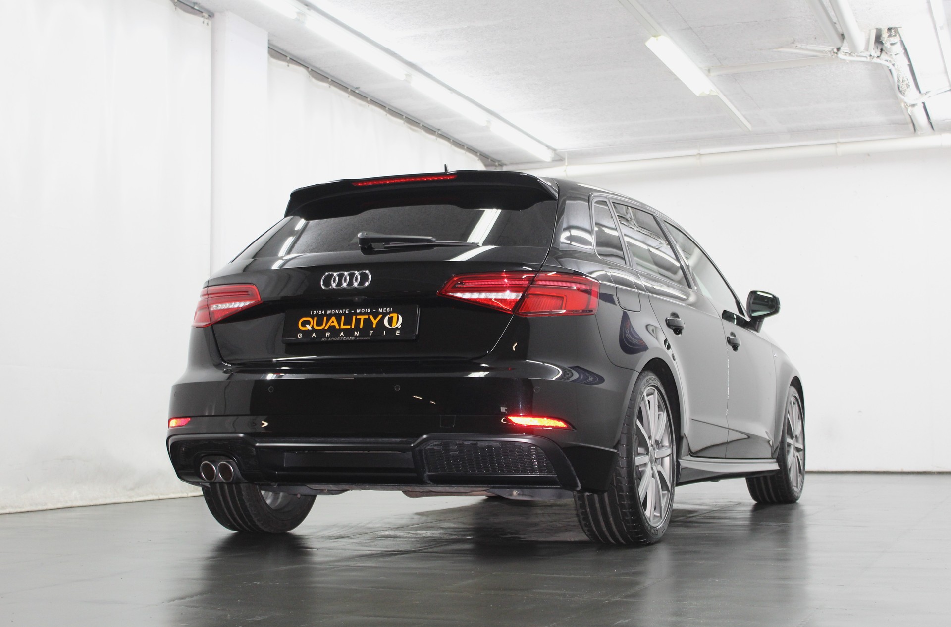 AUDI A3 Sportback 40 TFSI Sport quattro S-tronic S line Sportpaket / CH-Fahrzeug-image-6