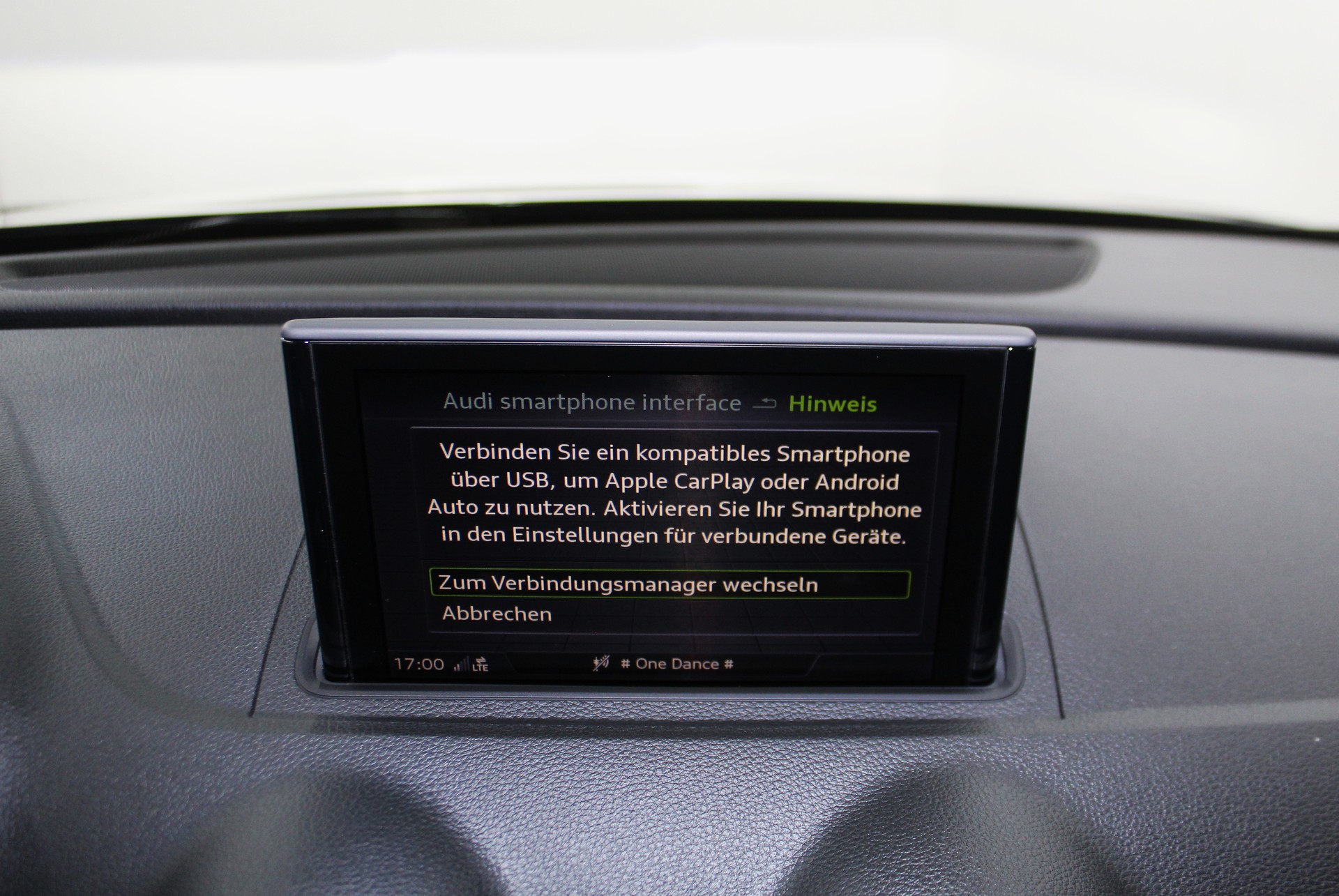 AUDI A3 Sportback 40 TFSI Sport quattro S-tronic S line Sportpaket / CH-Fahrzeug-image-21