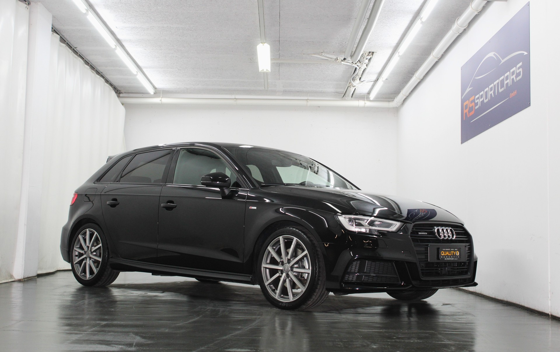 AUDI A3 Sportback 40 TFSI Sport quattro S-tronic S line Sportpaket / CH-Fahrzeug