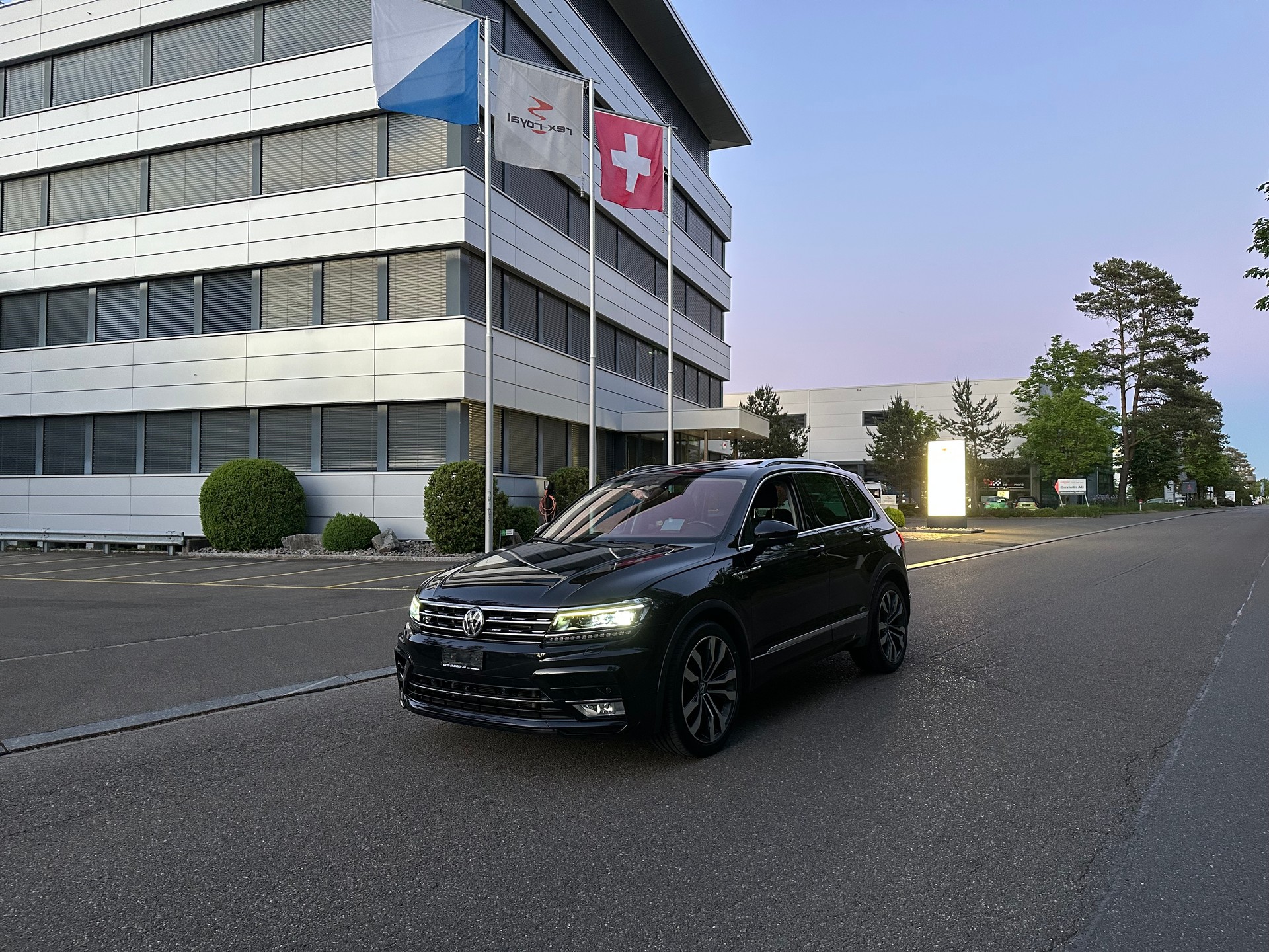 VW Tiguan 2.0TSI R- Line 4Motion DSG-image-15