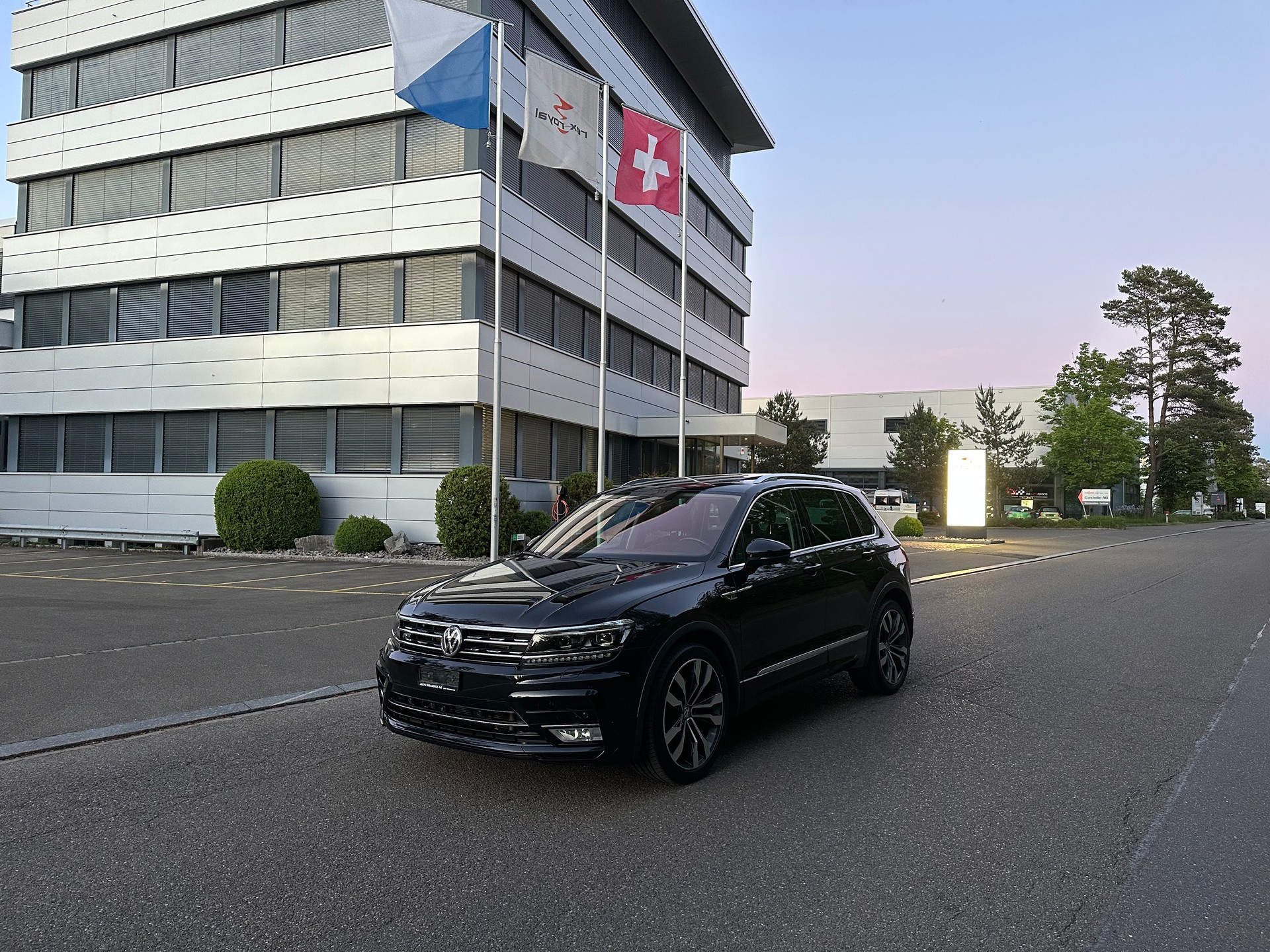 VW Tiguan 2.0TSI R- Line 4Motion DSG