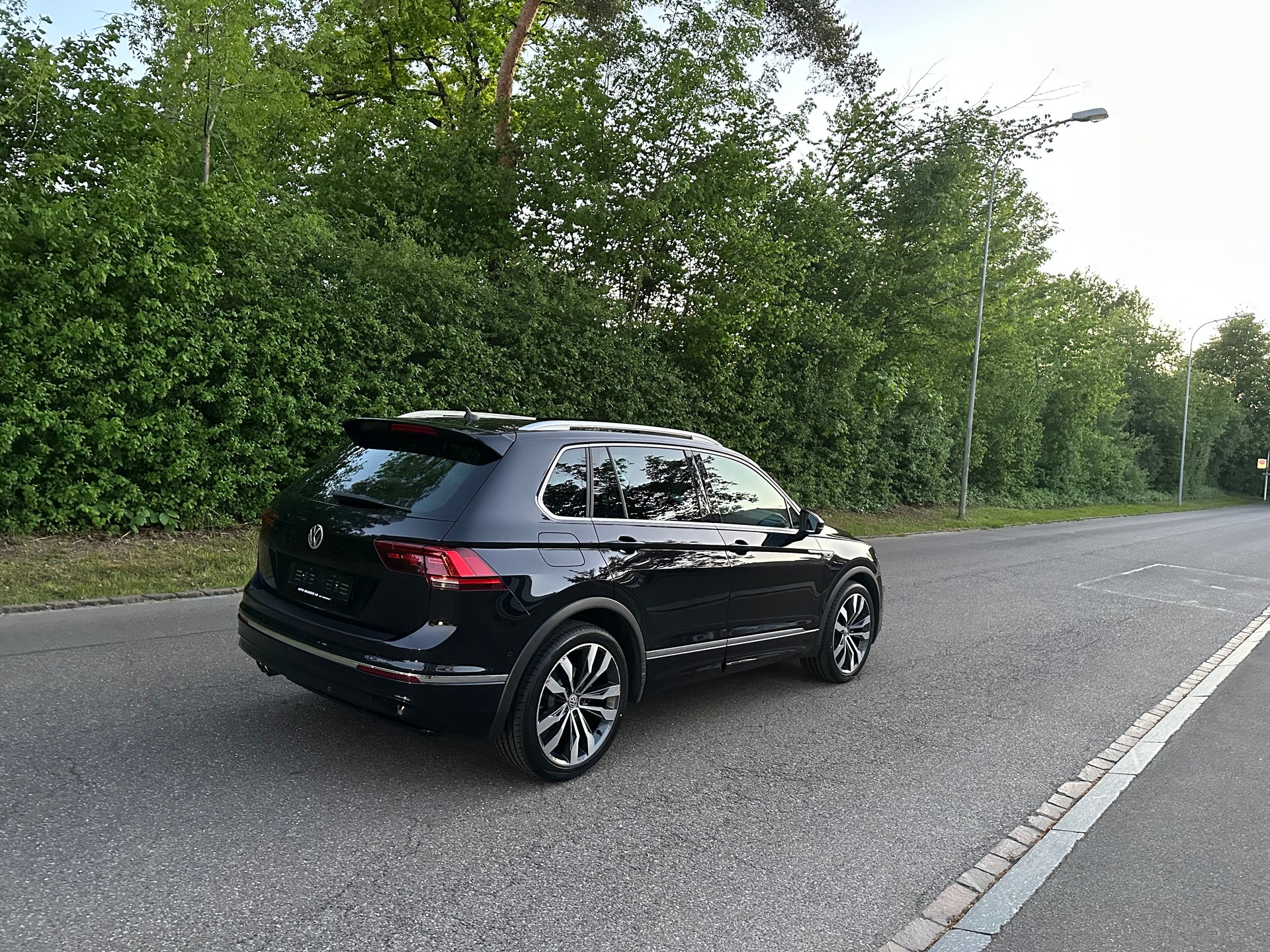 VW Tiguan 2.0TSI R- Line 4Motion DSG-image-4