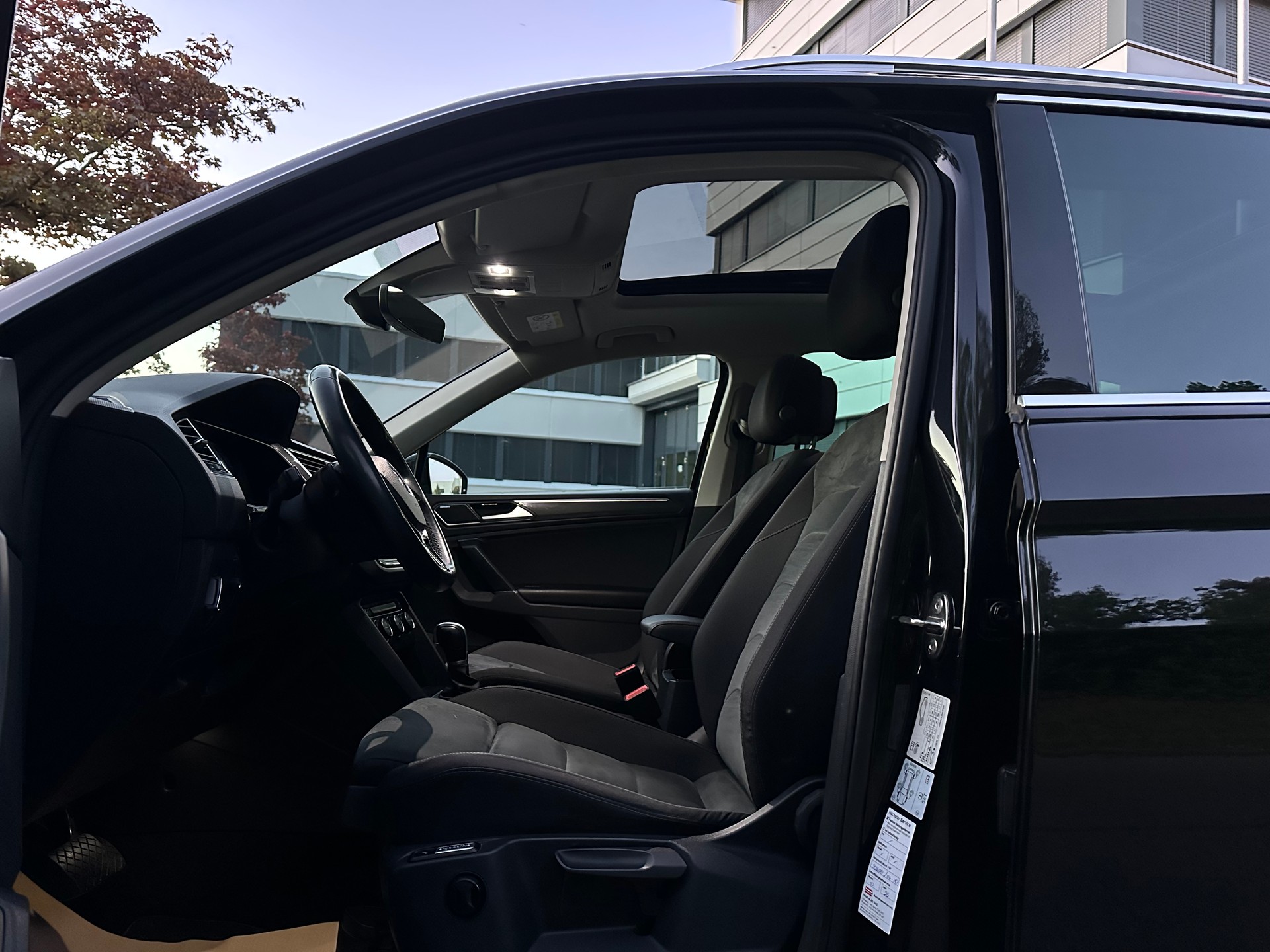 VW Tiguan 2.0TSI R- Line 4Motion DSG-image-8