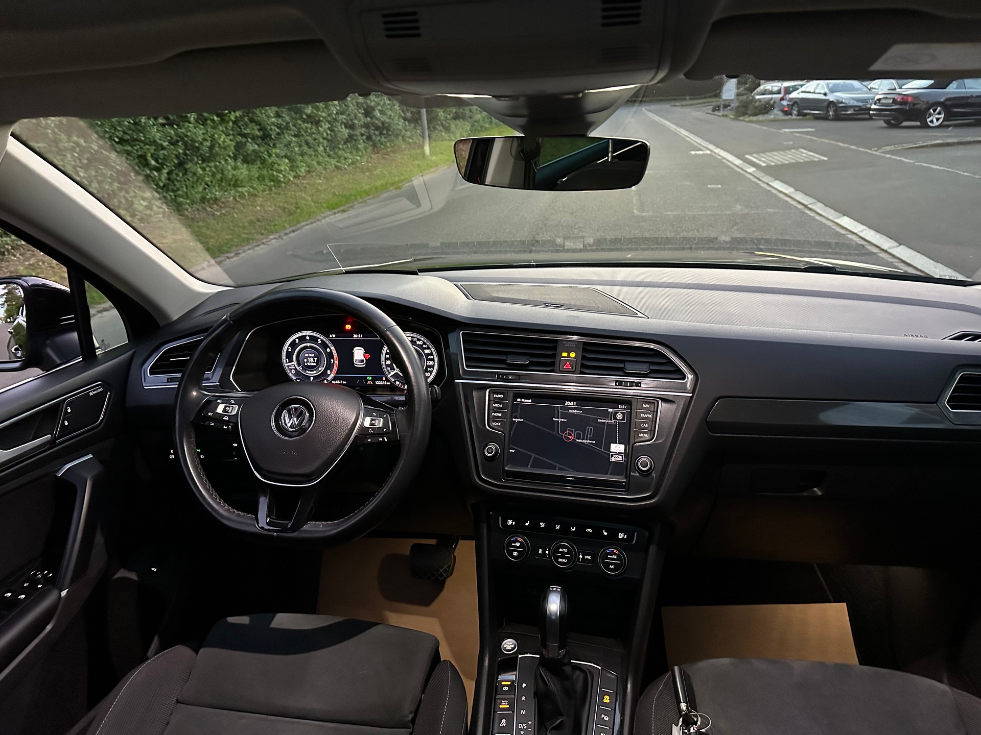 VW Tiguan 2.0TSI R- Line 4Motion DSG-image-11