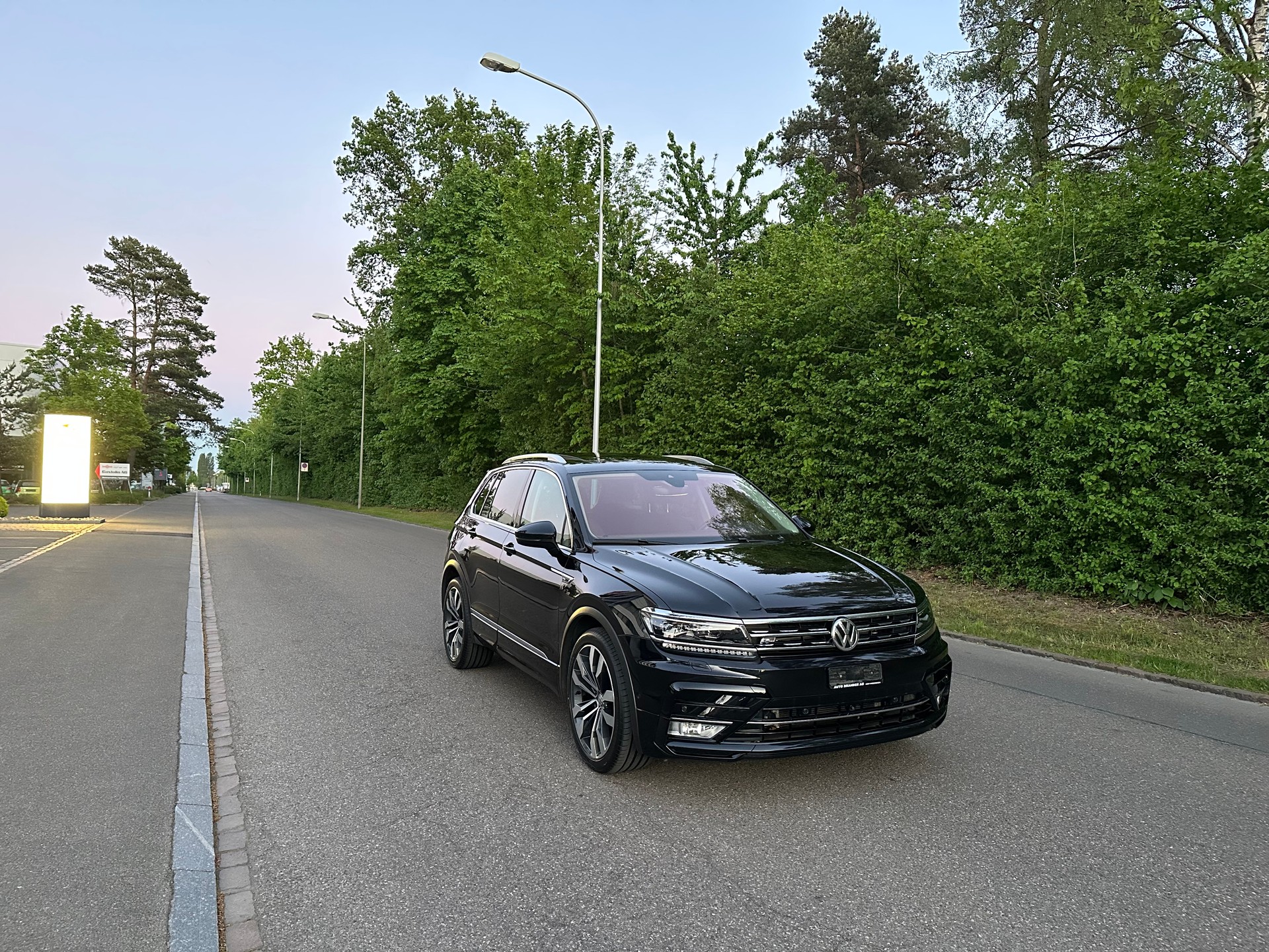 VW Tiguan 2.0TSI R- Line 4Motion DSG-image-2
