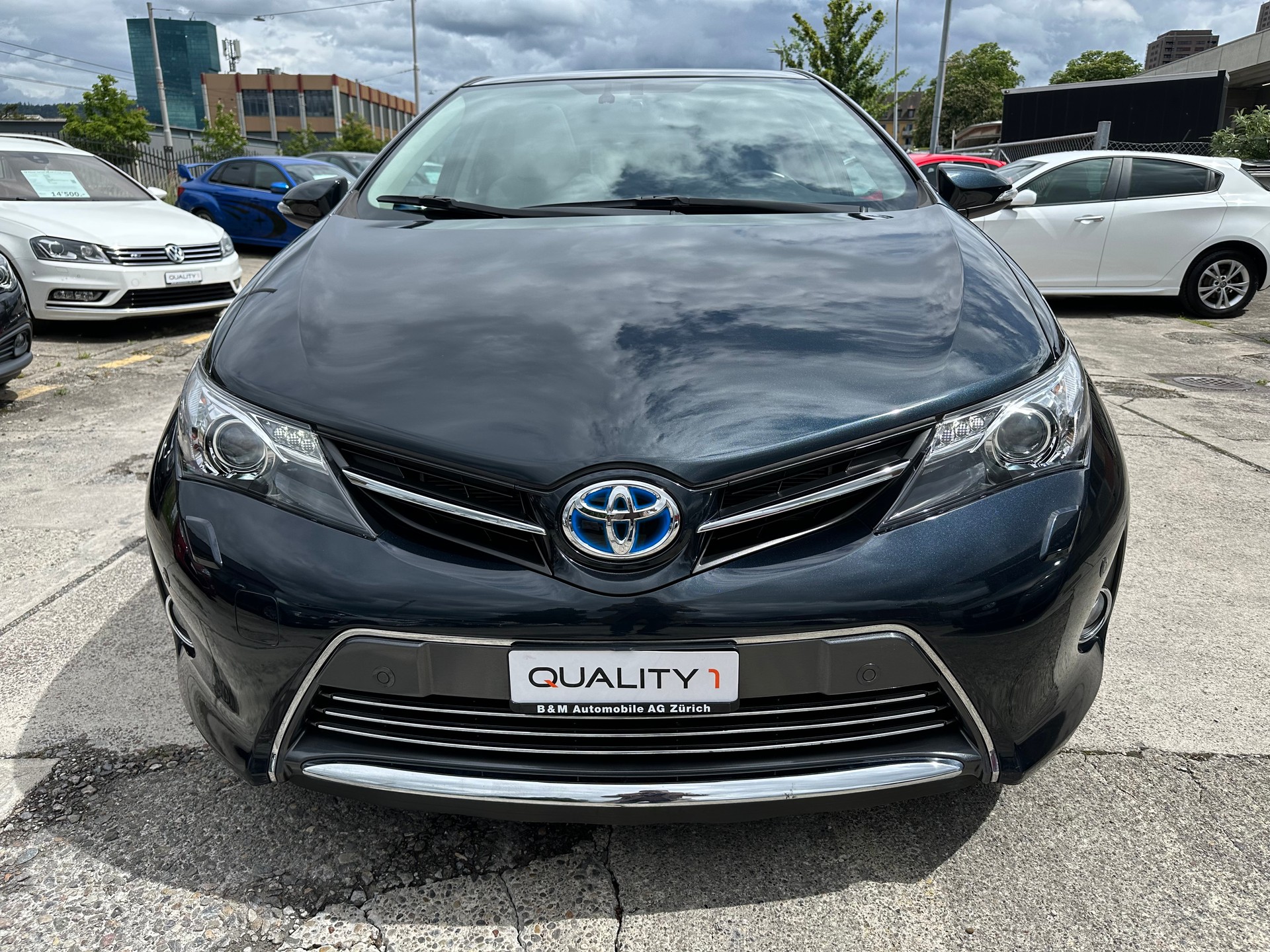 TOYOTA Auris 1.8 16V HSD Linea Sol-showroom-element-1