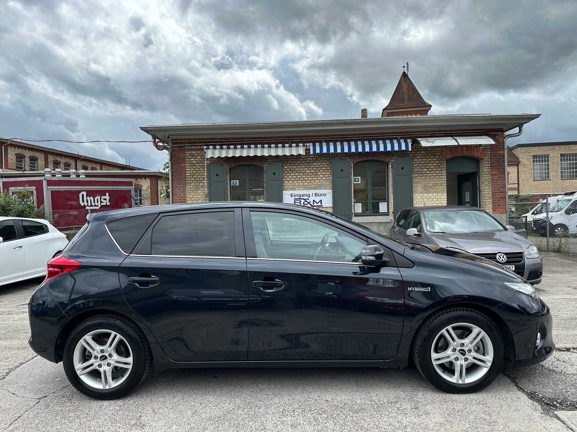 TOYOTA Auris 1.8 16V HSD Linea Sol-image-4
