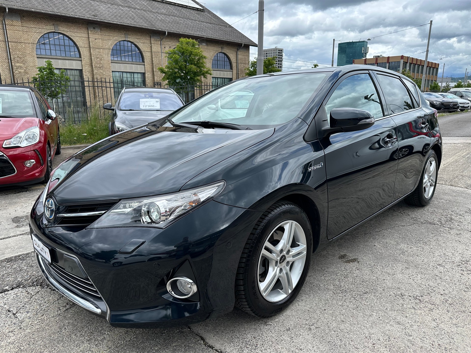 TOYOTA Auris 1.8 16V HSD Linea Sol