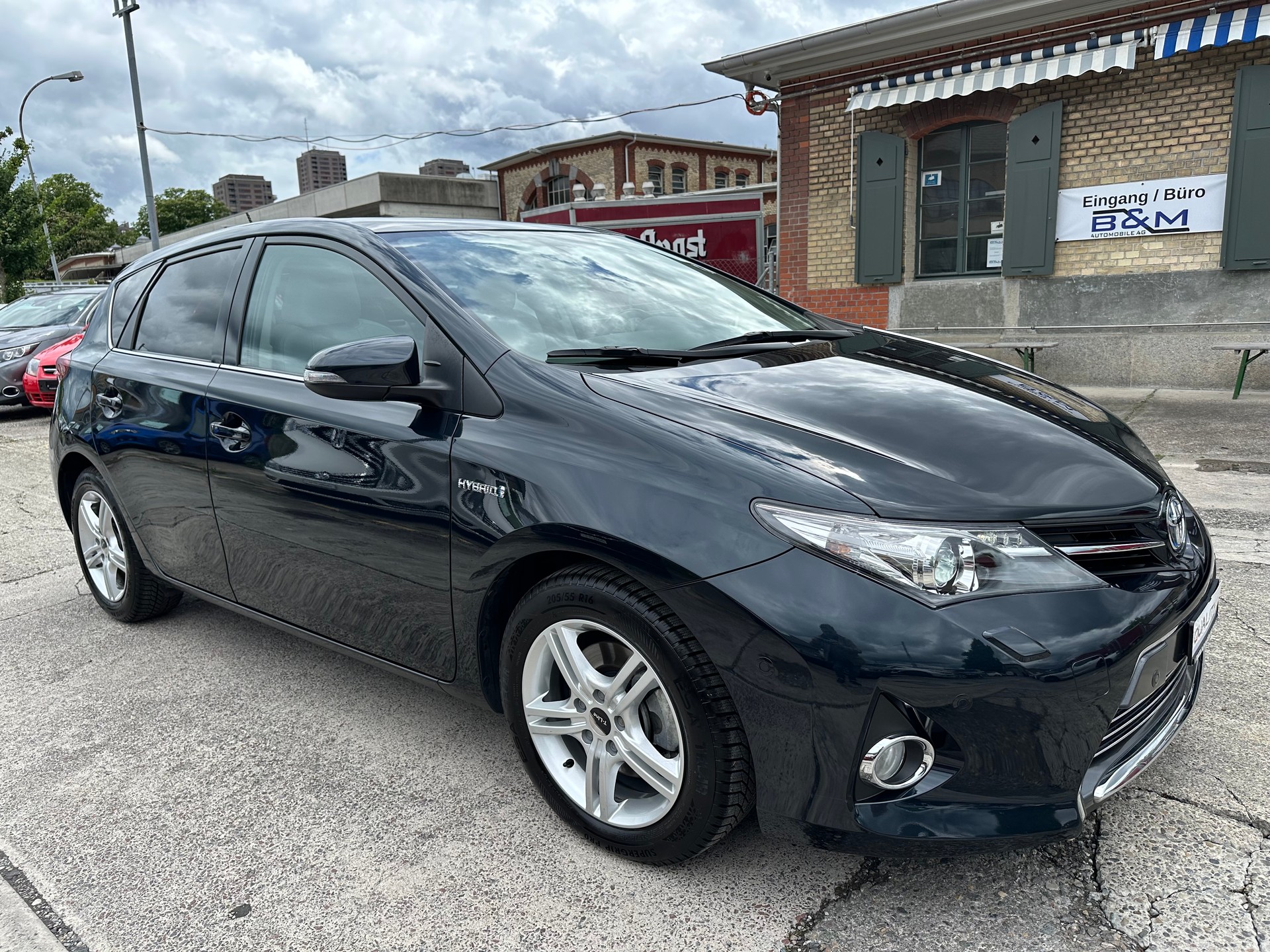 TOYOTA Auris 1.8 16V HSD Linea Sol-showroom-element-2