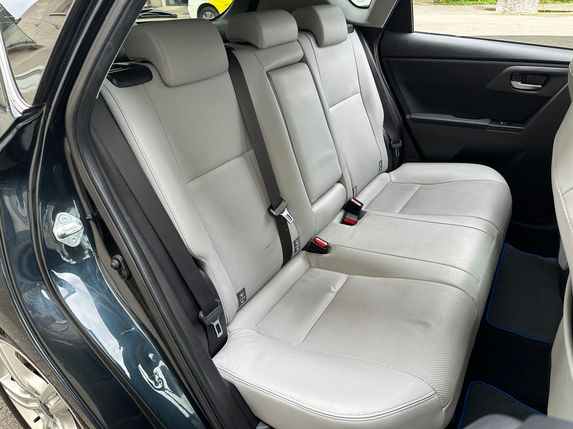 TOYOTA Auris 1.8 16V HSD Linea Sol-image-16