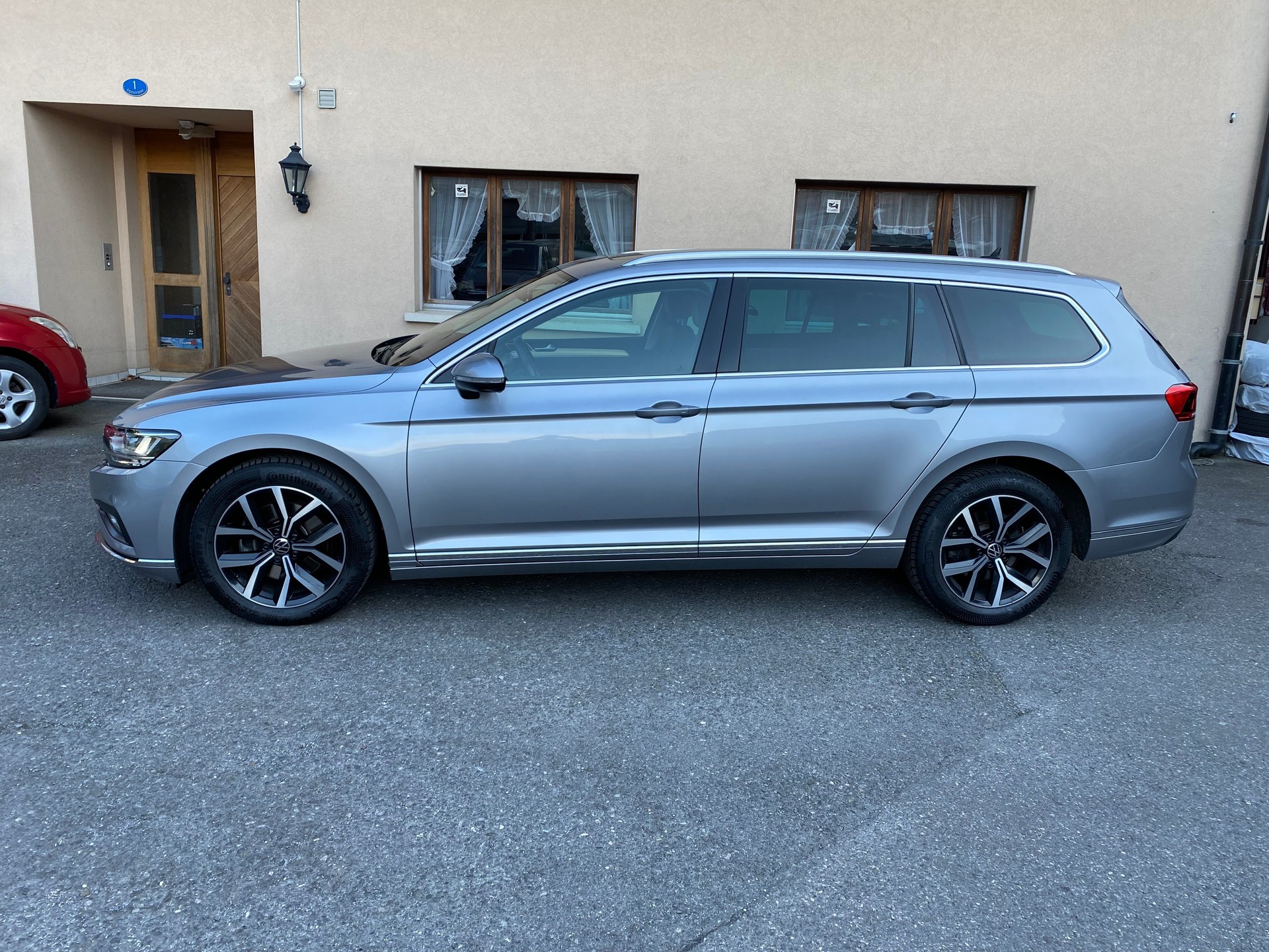 VW Passat 2.0 TDI BMT Elegance 4Motion DSG-image-11