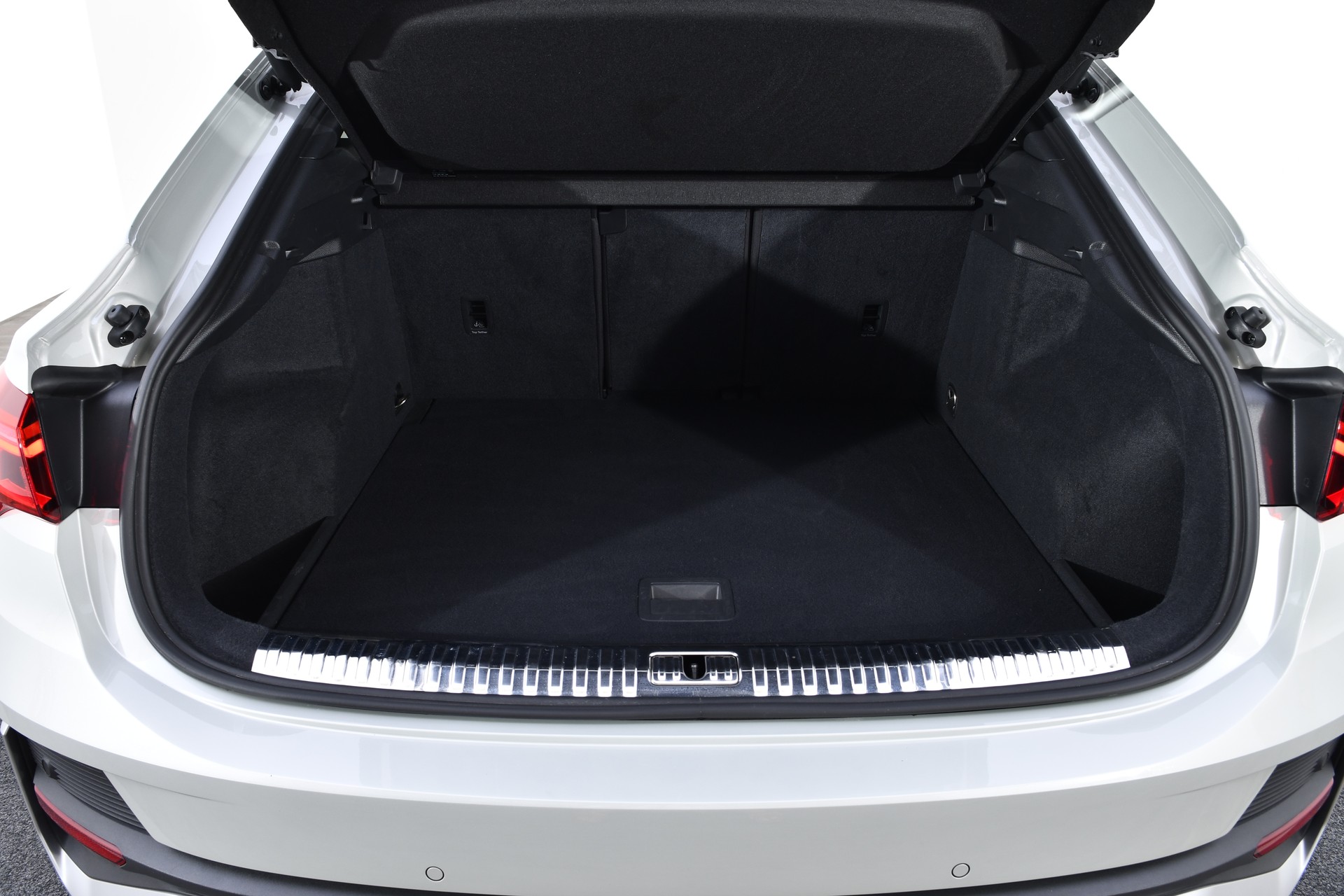 AUDI Q3 Sportback 45 TFSI S line quattro S-tronic-image-18
