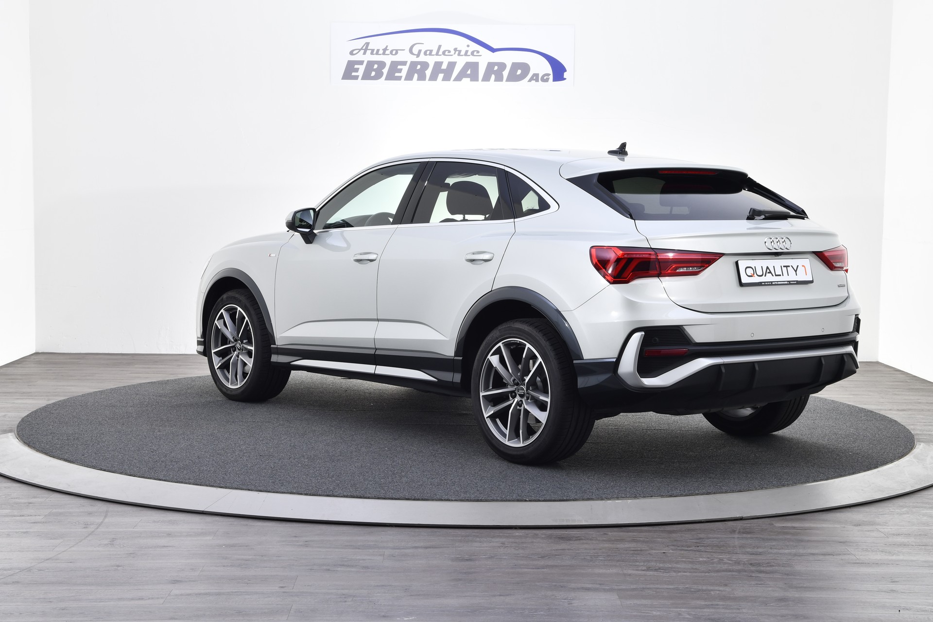 AUDI Q3 Sportback 45 TFSI S line quattro S-tronic-showroom-element-2