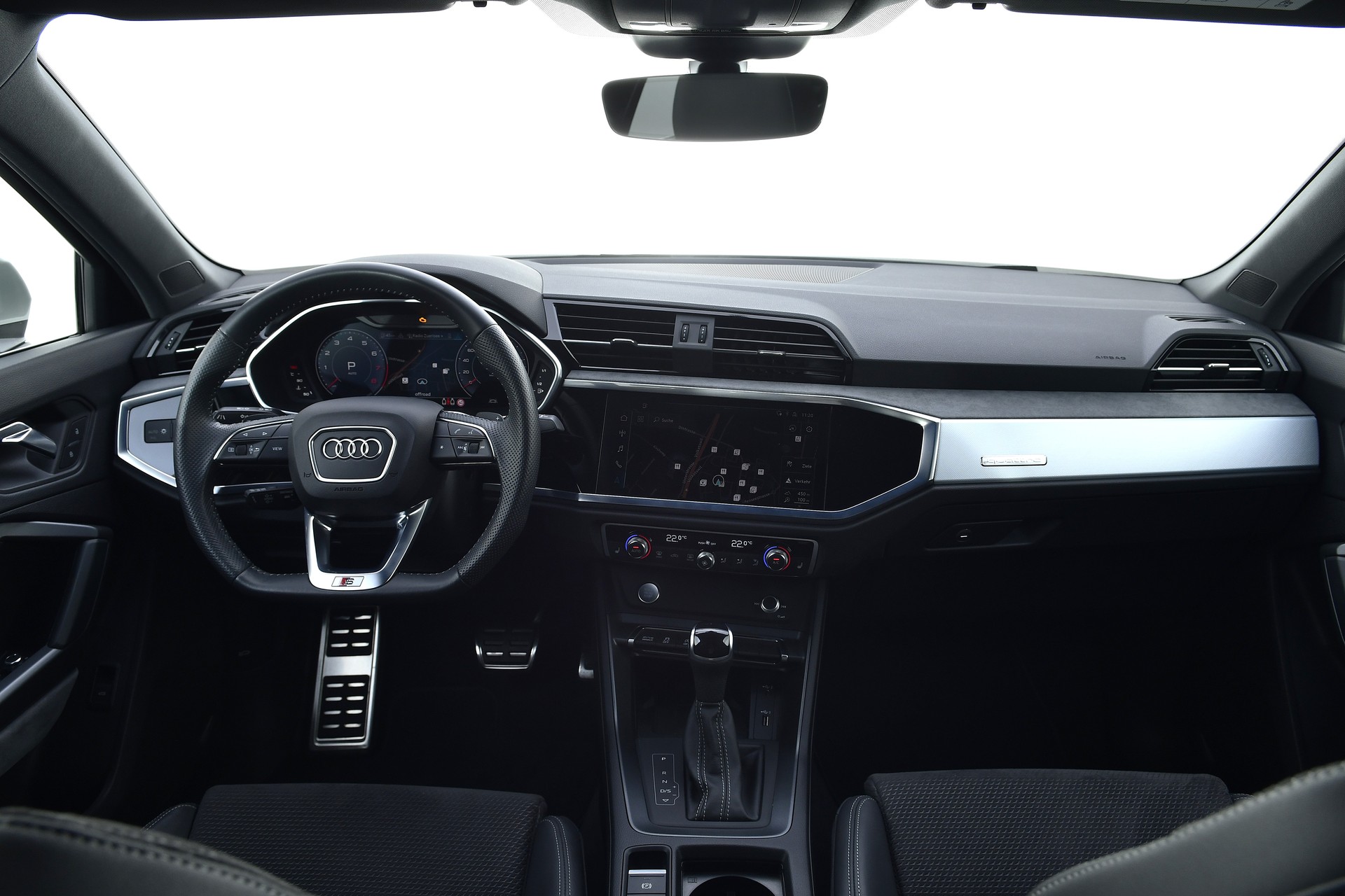 AUDI Q3 Sportback 45 TFSI S line quattro S-tronic-image-12