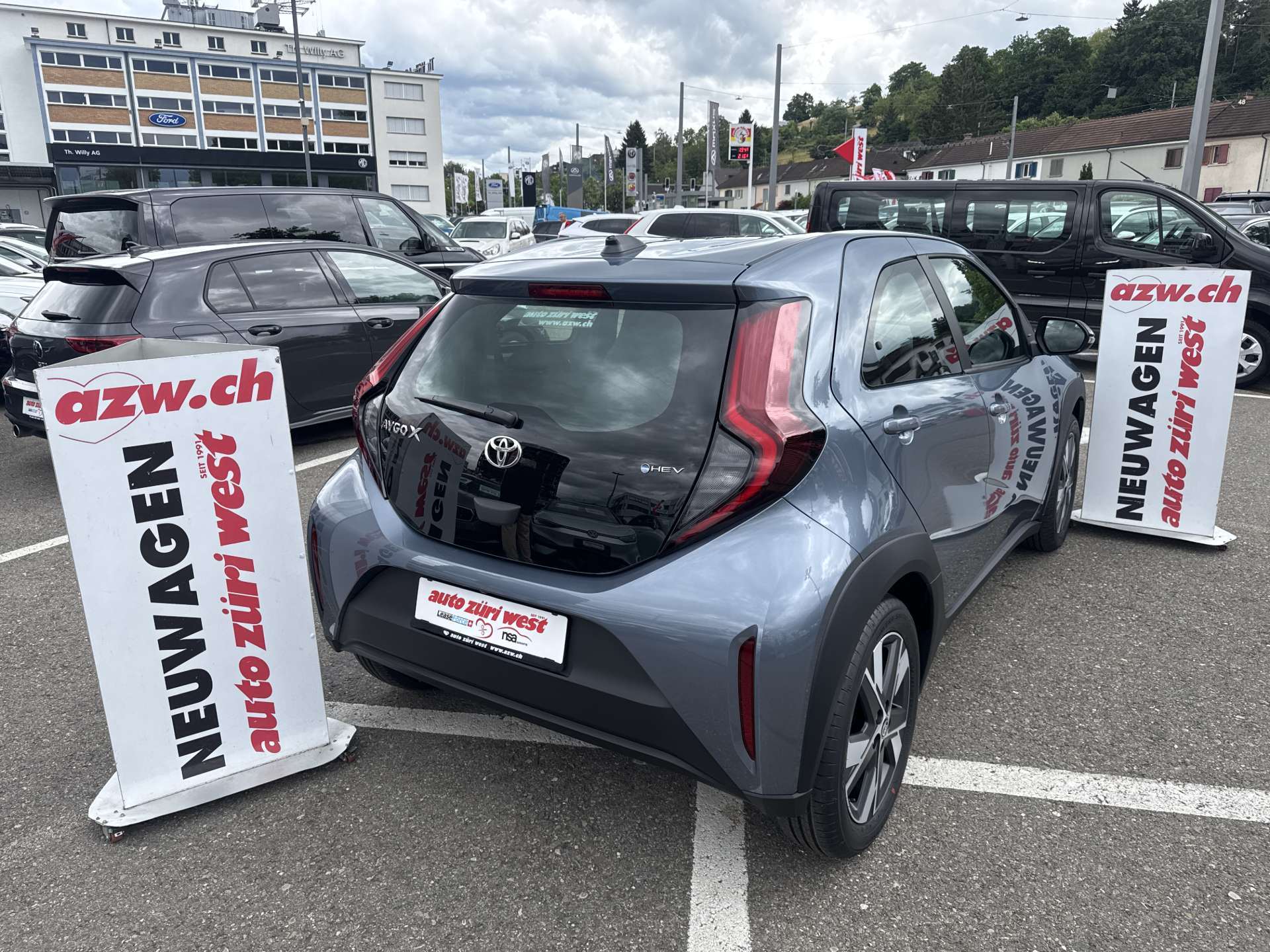 TOYOTA Aygo X 1.5 Comfort NEUES MODELL e-CVT Automat-showroom-element-2