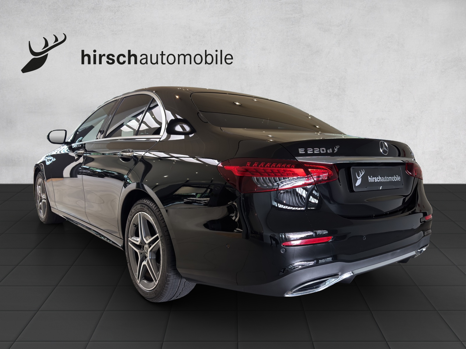 MERCEDES-BENZ E 220 d 4Matic AMG Line 9G-Tronic-showroom-element-1