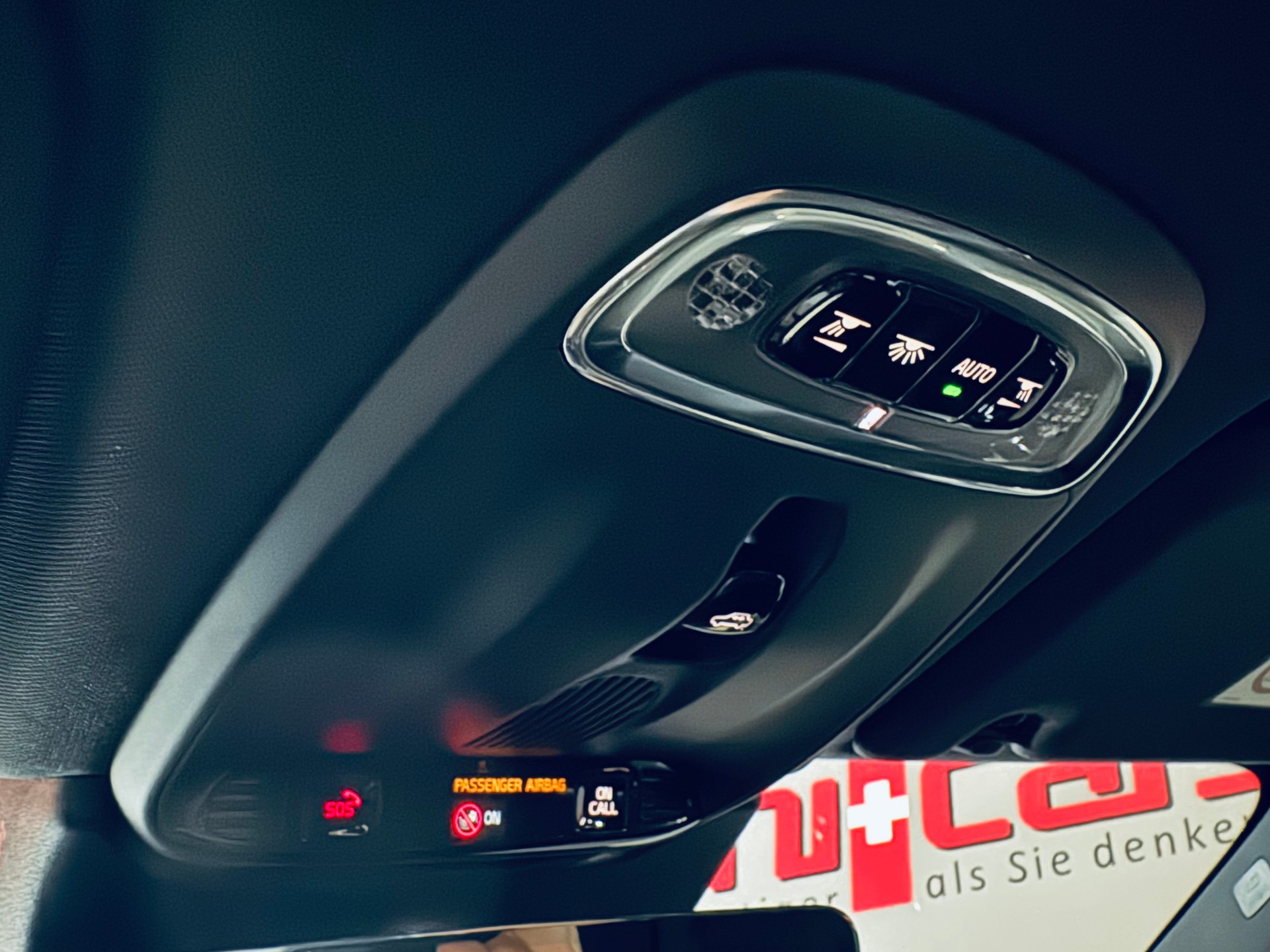 VOLVO XC60 T6 eAWD R-Design Geartronic-image-19