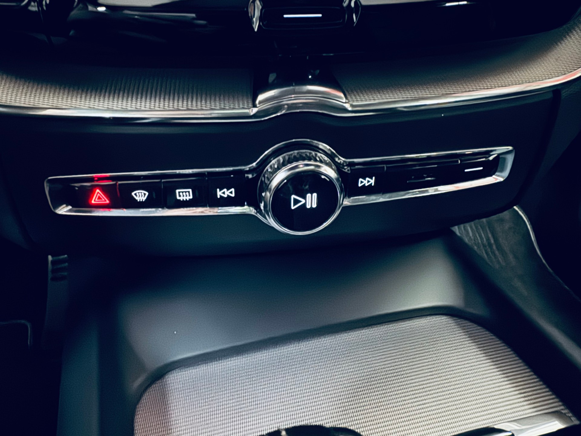 VOLVO XC60 T6 eAWD R-Design Geartronic-image-30