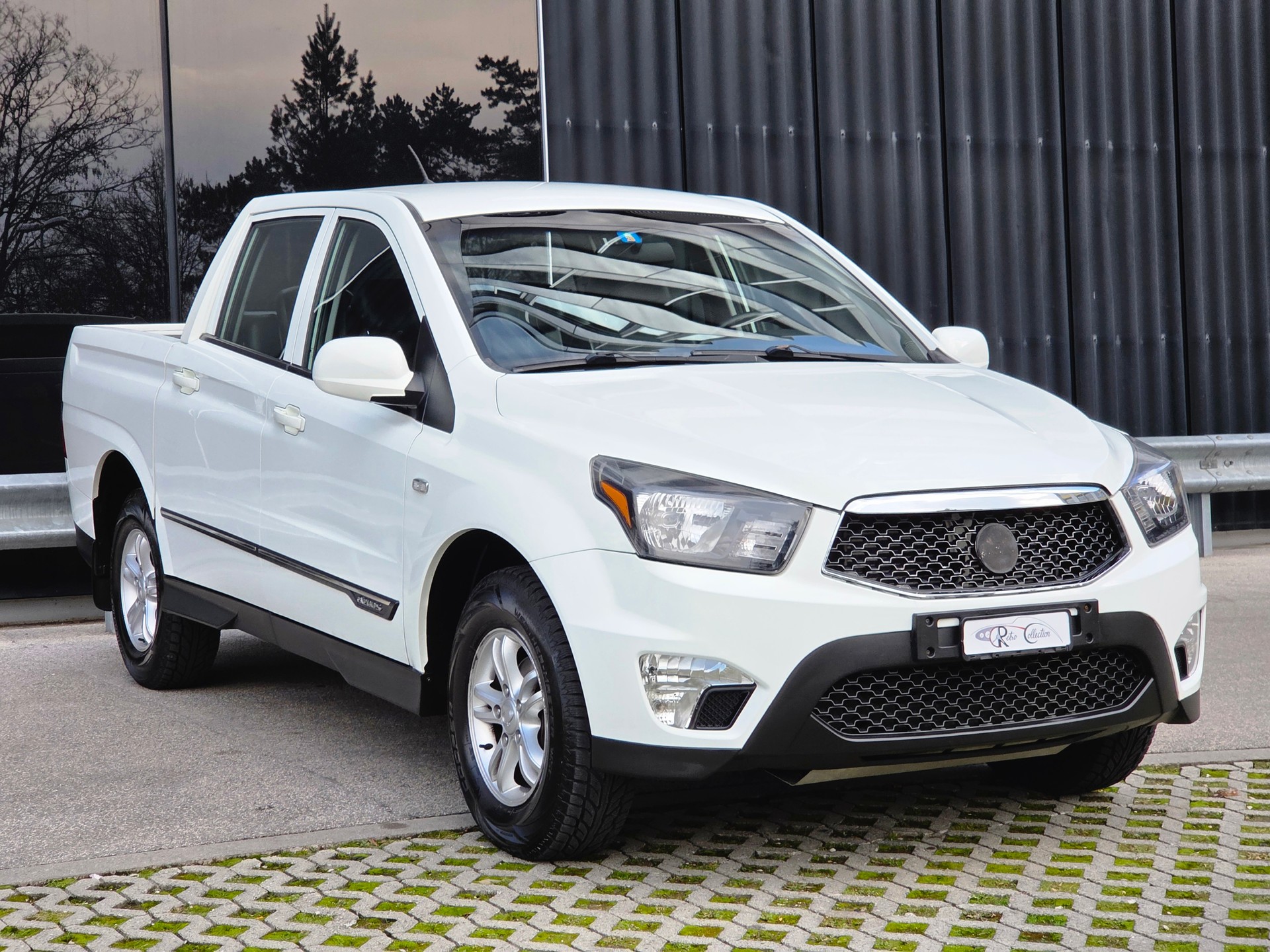 MERCEDES-BENZ SsangYong Actyon 2.0 4WD - excellent état - crochet d'attelage - hard-top - carnet de services - expertisée 02.26.-image-1