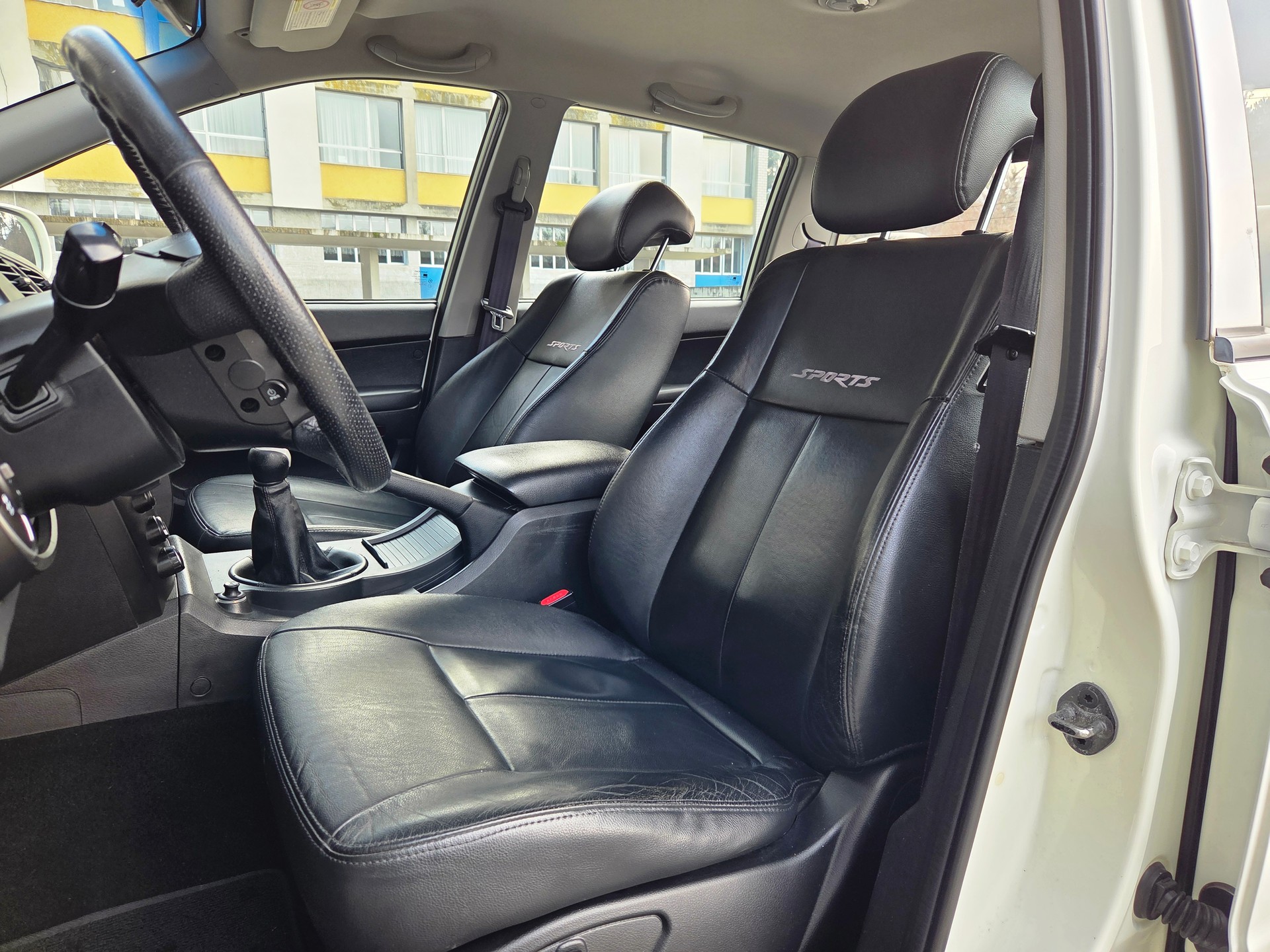 MERCEDES-BENZ SsangYong Actyon 2.0 4WD - excellent état - crochet d'attelage - hard-top - carnet de services - expertisée 02.26.-image-12