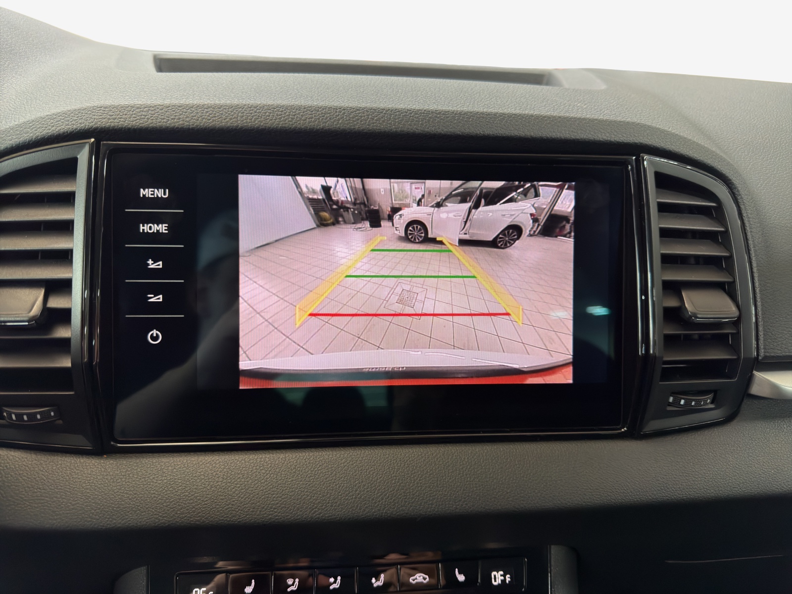 SKODA Karoq 2.0 TDI CR Selection 4x4 DSG-image-15