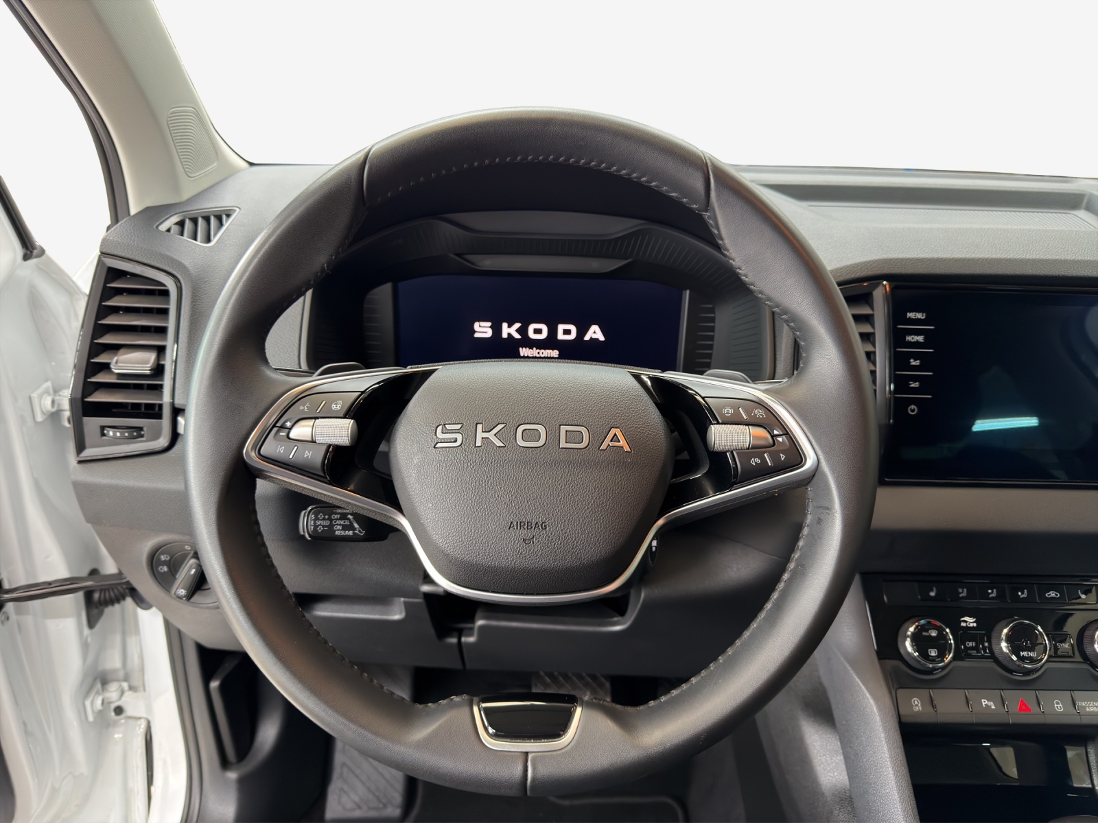 SKODA Karoq 2.0 TDI CR Selection 4x4 DSG-image-9