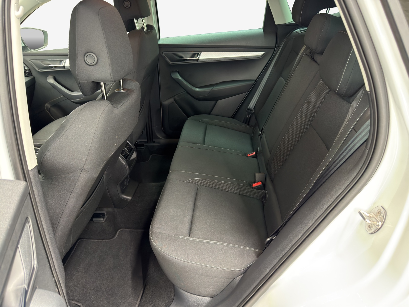 SKODA Karoq 2.0 TDI CR Selection 4x4 DSG-image-11