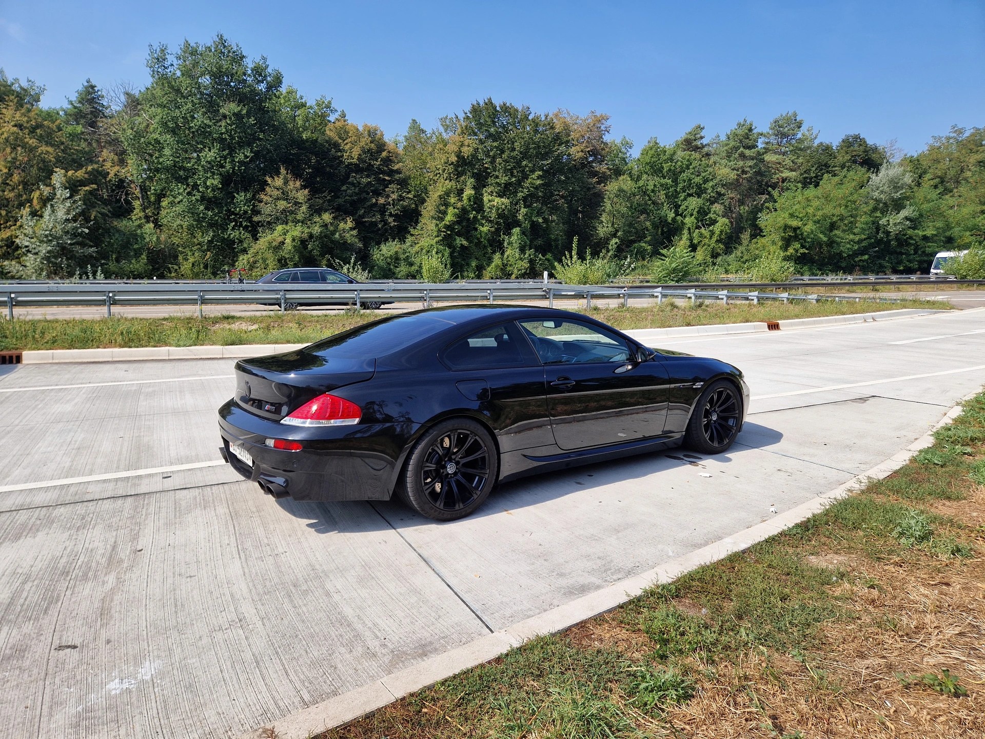 BMW M6-image-1