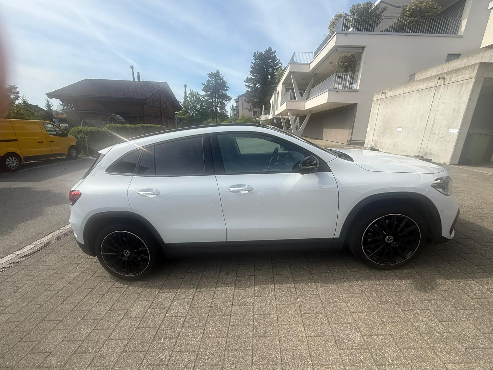 MERCEDES-BENZ GLA 250 AMG line-image-6