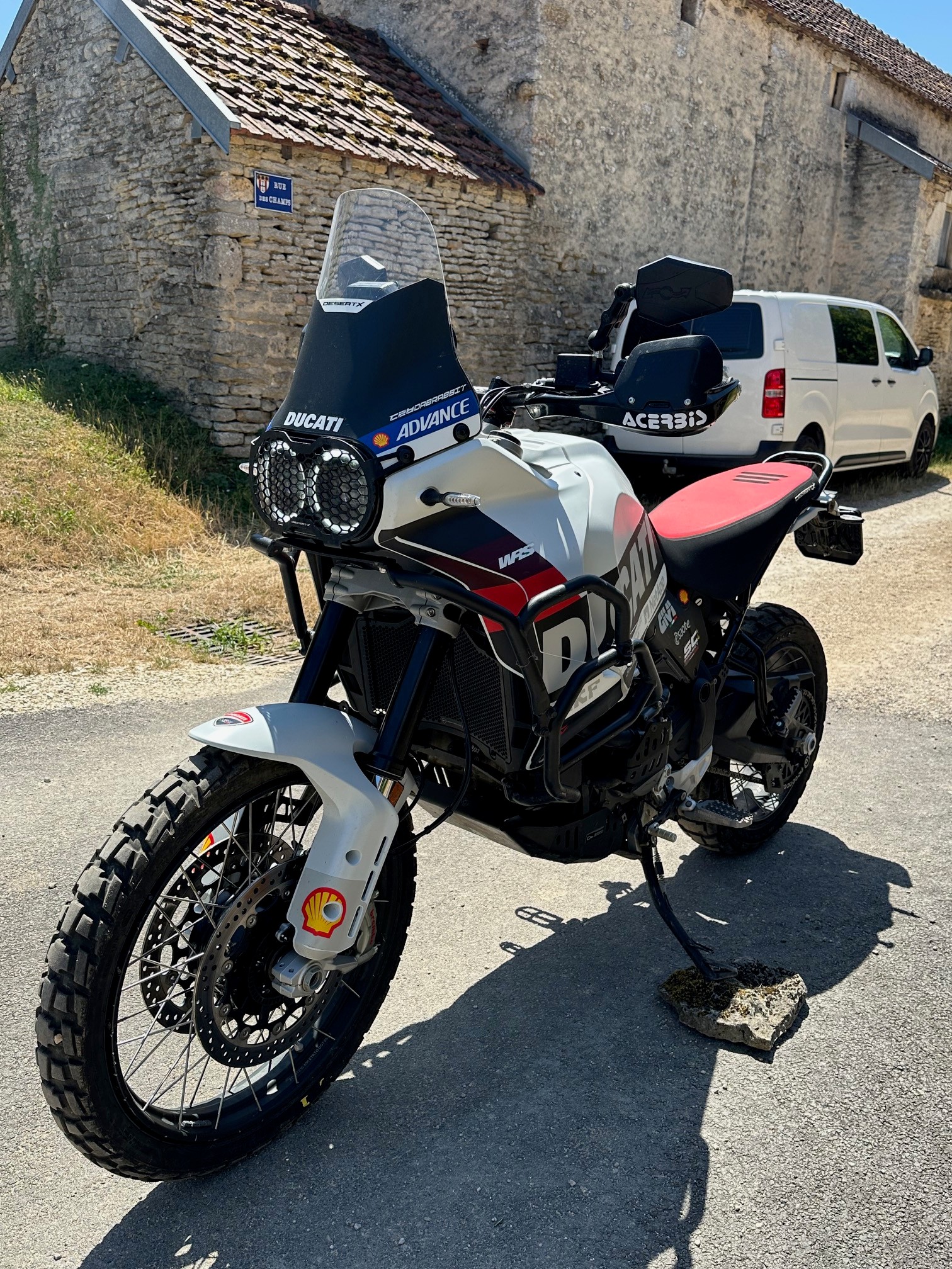 DUCATI Desert X-image-0