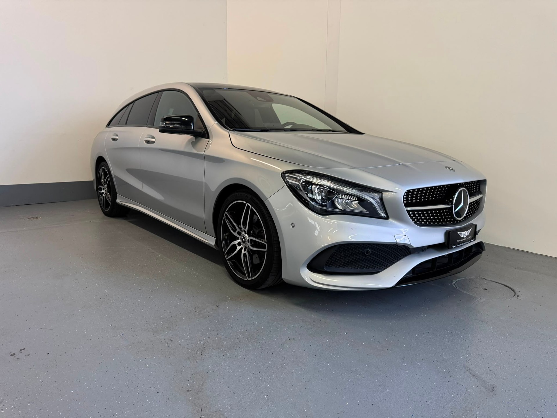 MERCEDES-BENZ CLA Shooting Brake 250 AMG Line 4Matic 7G-DCT-showroom-element-2